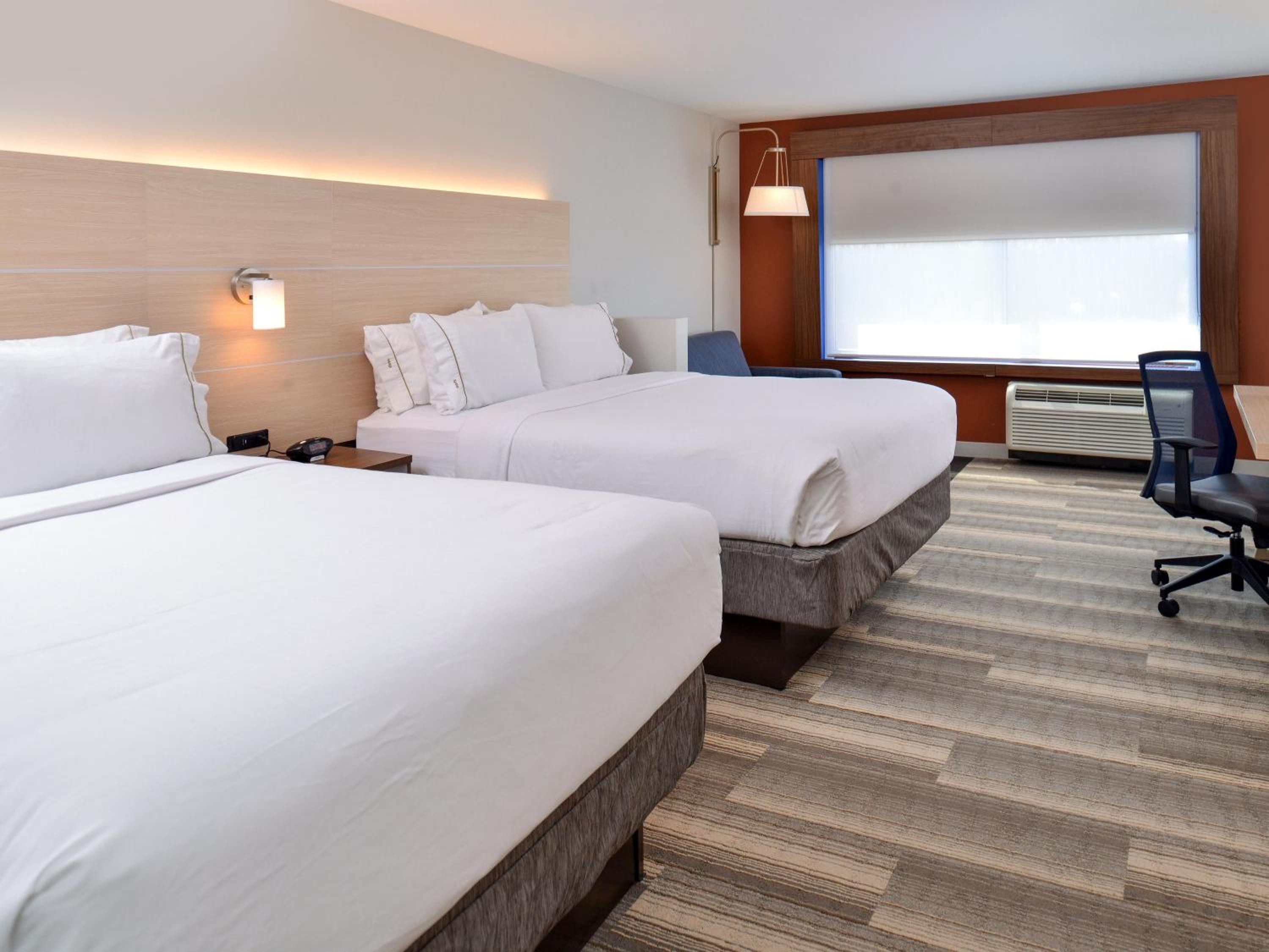 Suite - Hearing Accessible - Non-Smoking