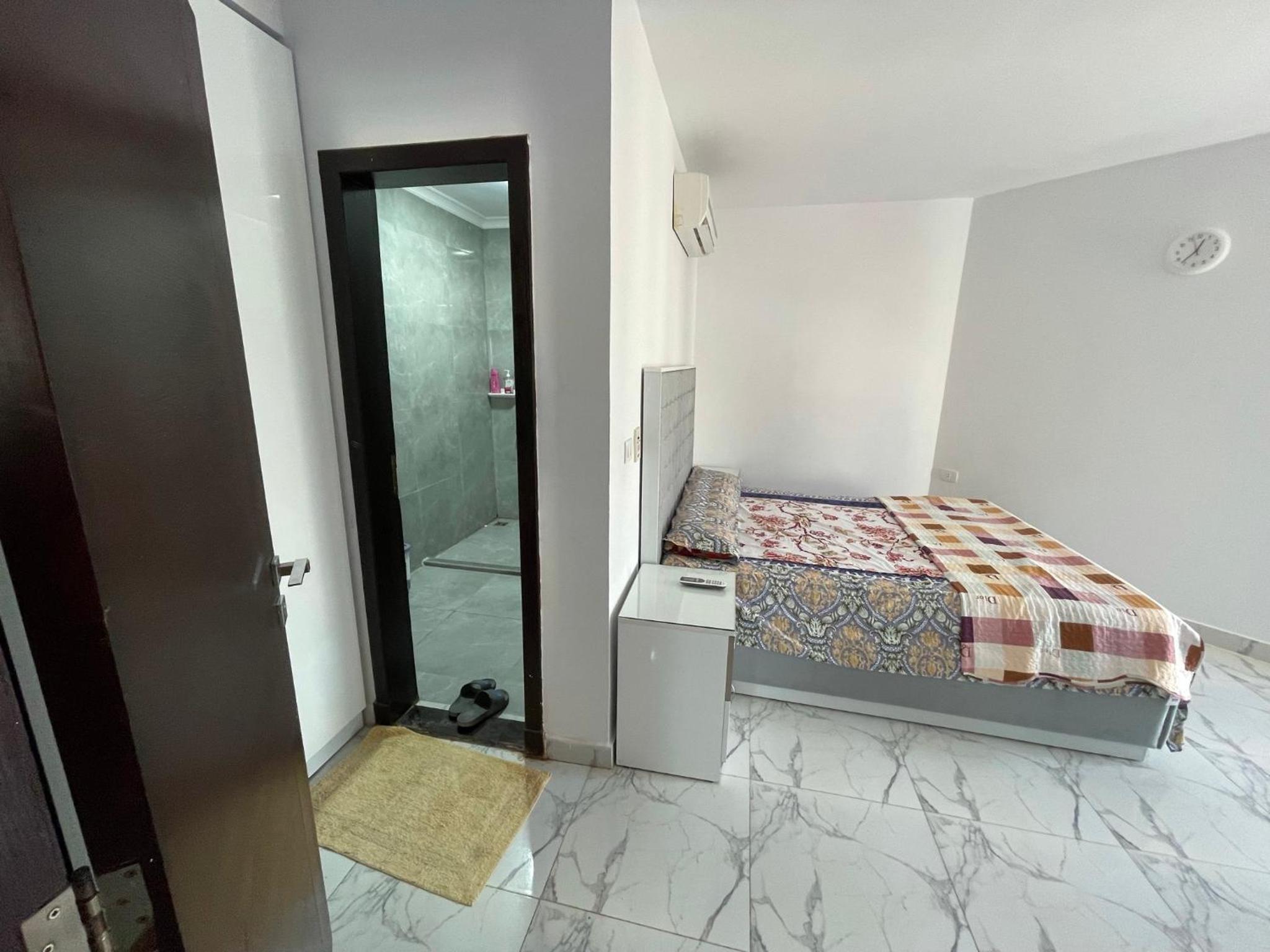 Two-Bedroom Apartment - Photo 31
