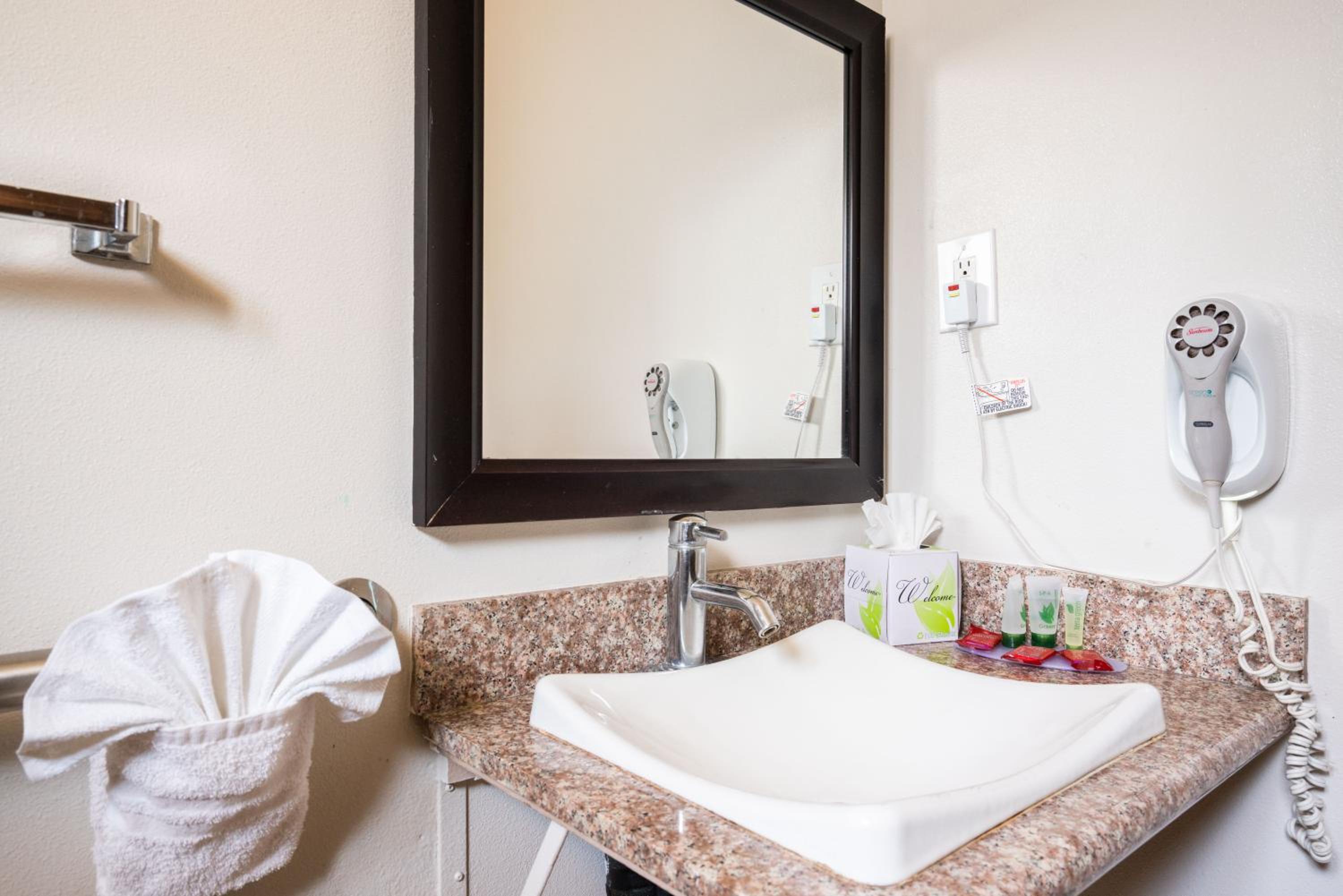 Solaire Inn & Suites, Kuva 4