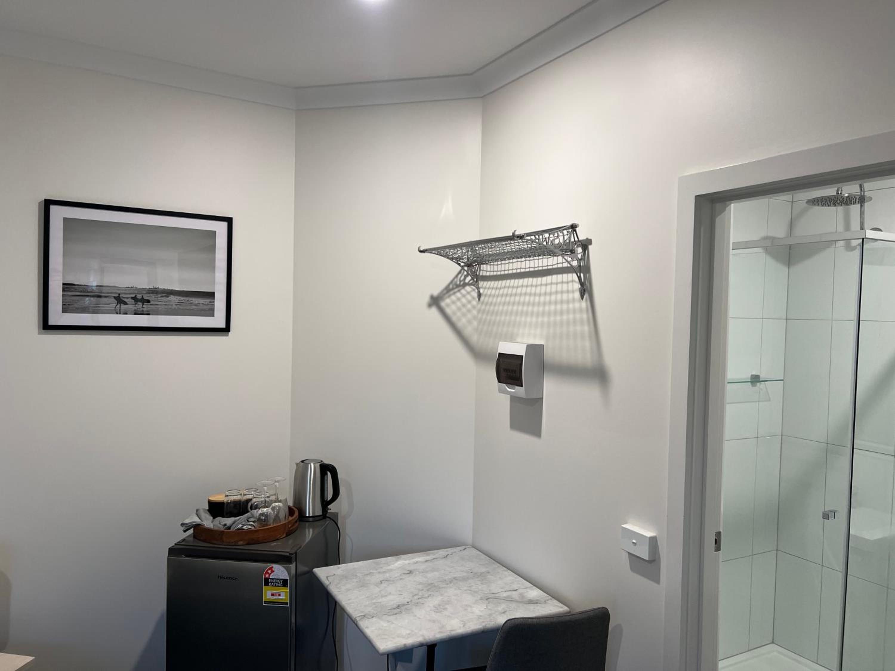 Deluxe King Room - Photo 13