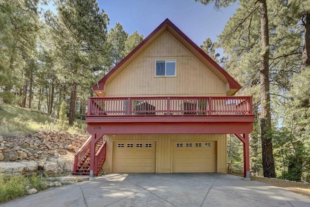 Three-Bedroom House photo 2