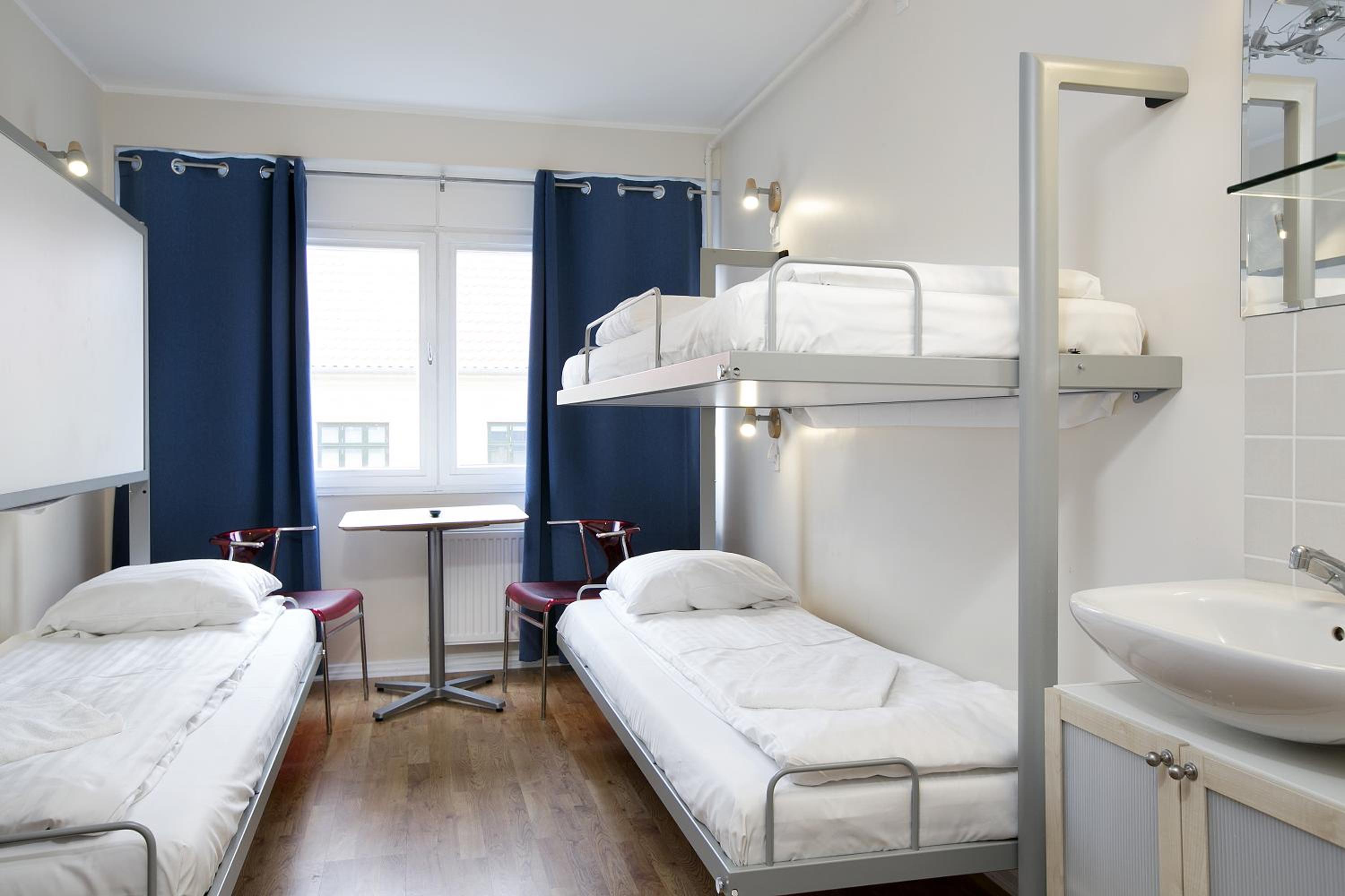 Triple Room with Shared Bathroom photo 3