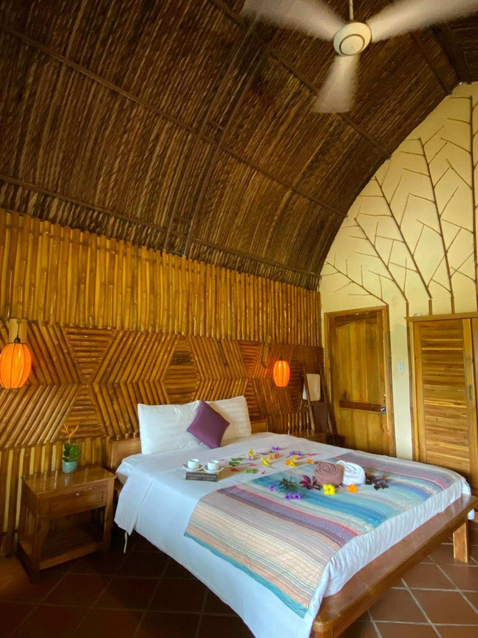 Deluxe Bamboo Bungalow photo 1
