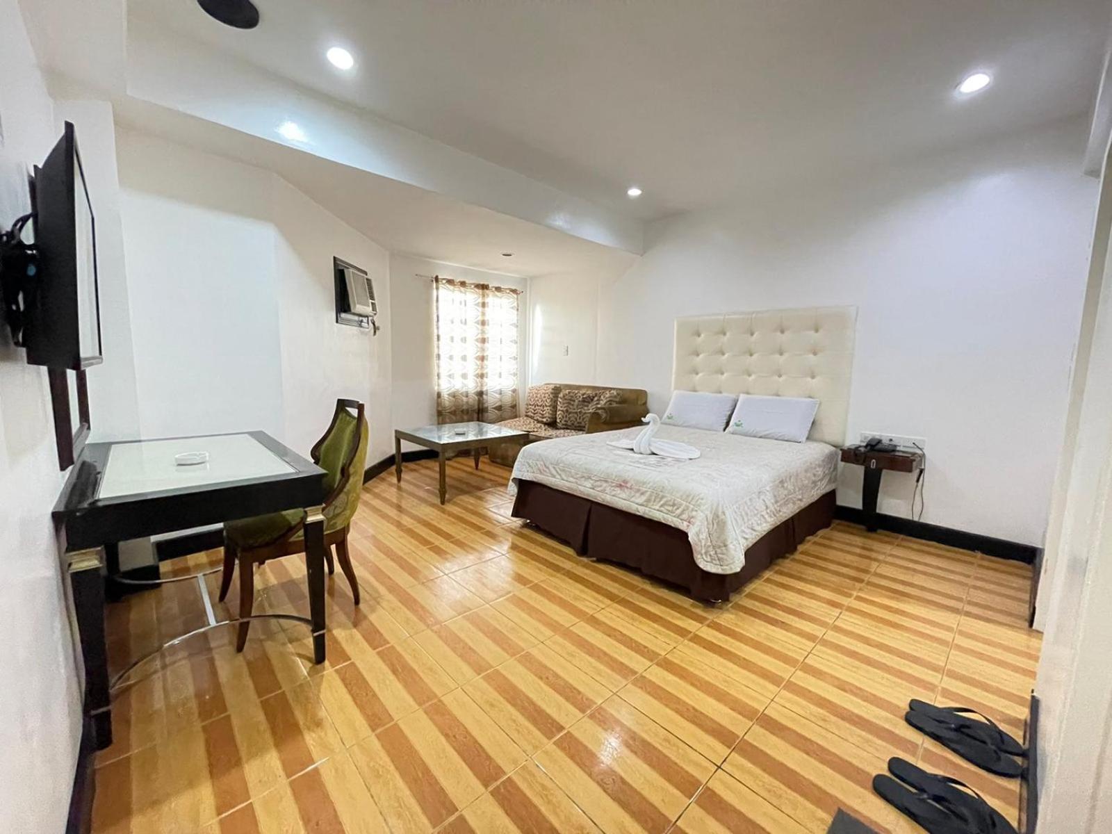 Deluxe Double Room - Photo 7
