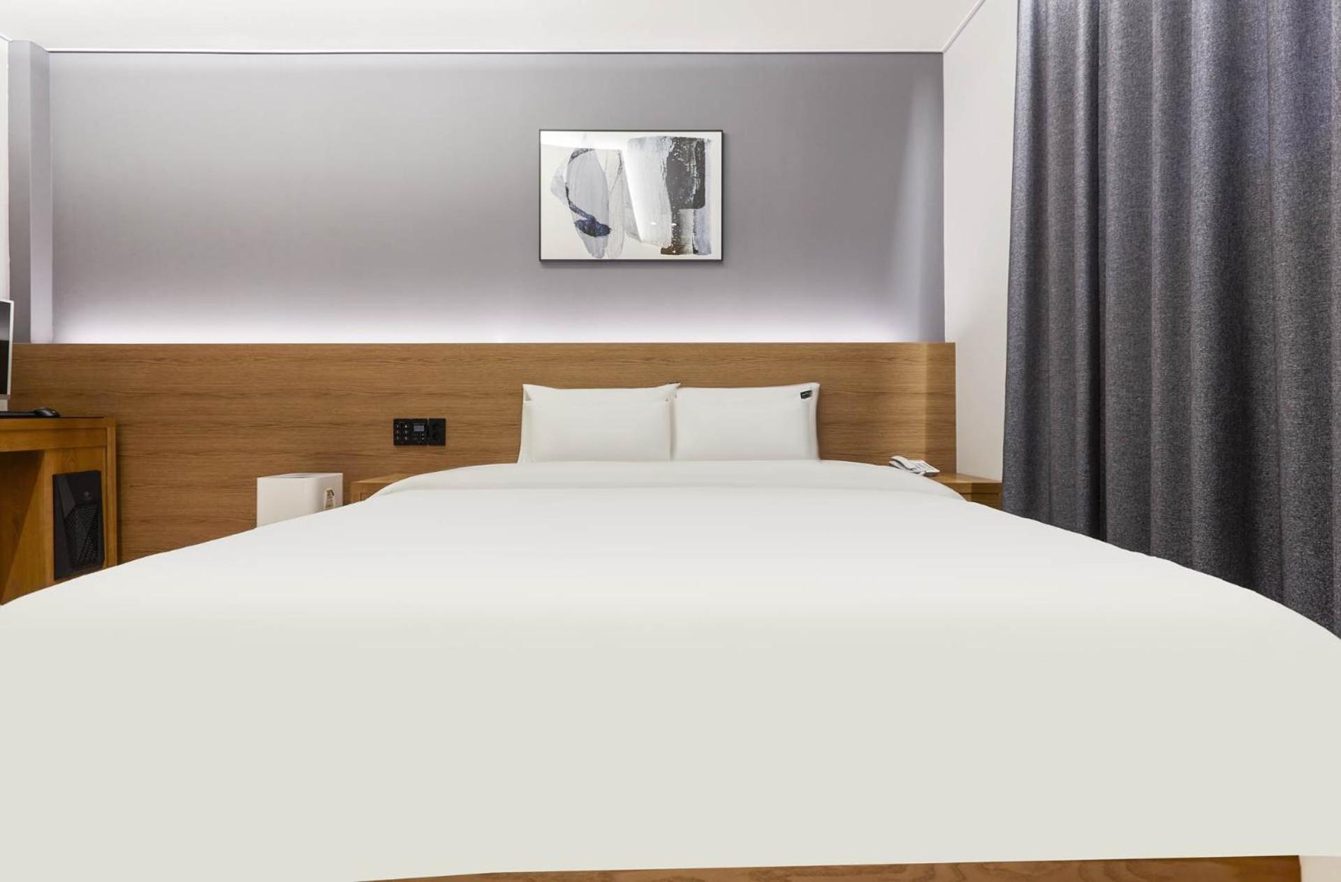 Superior King Room - Photo 7