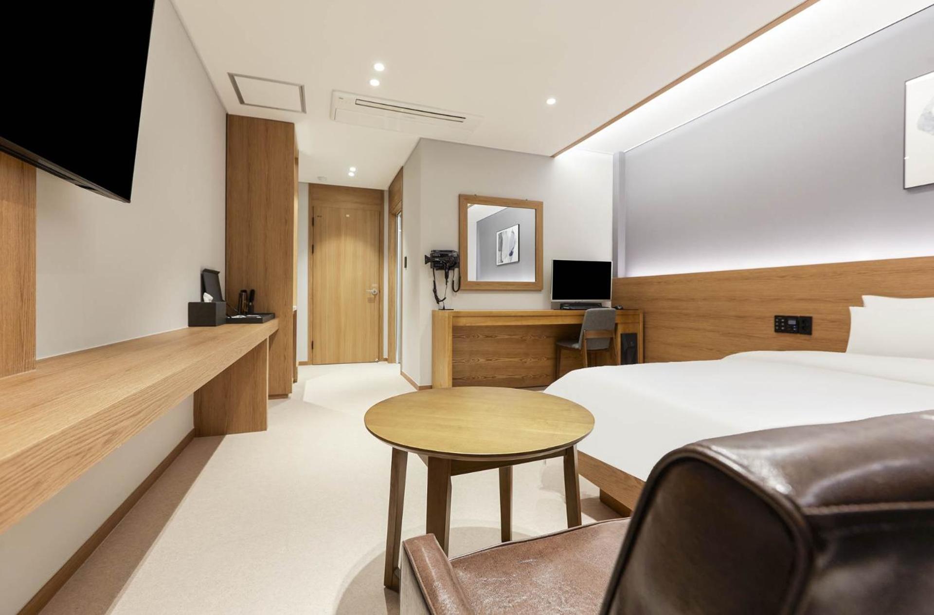Superior King Room - Photo 5