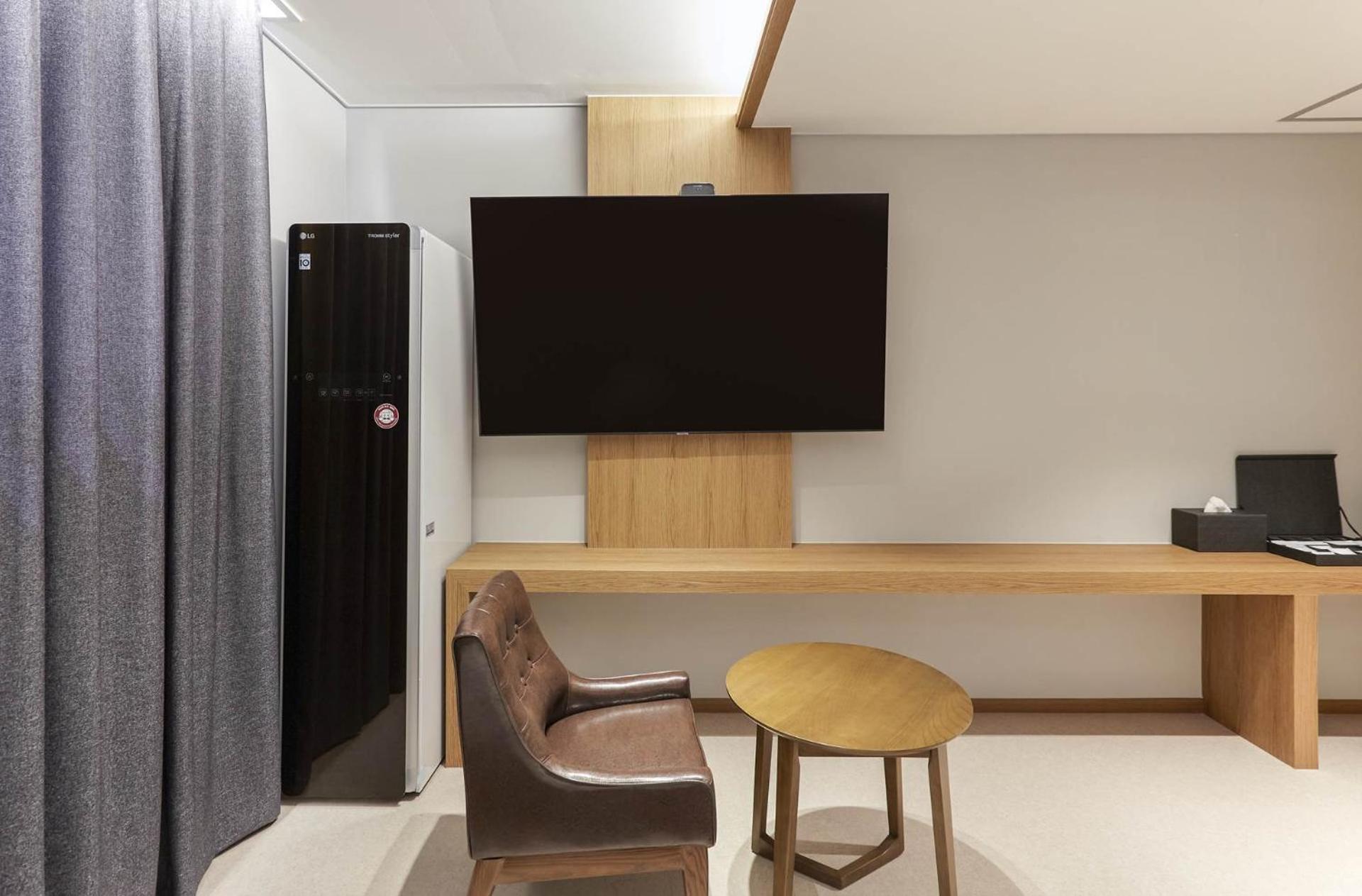 Superior King Room - Photo 10