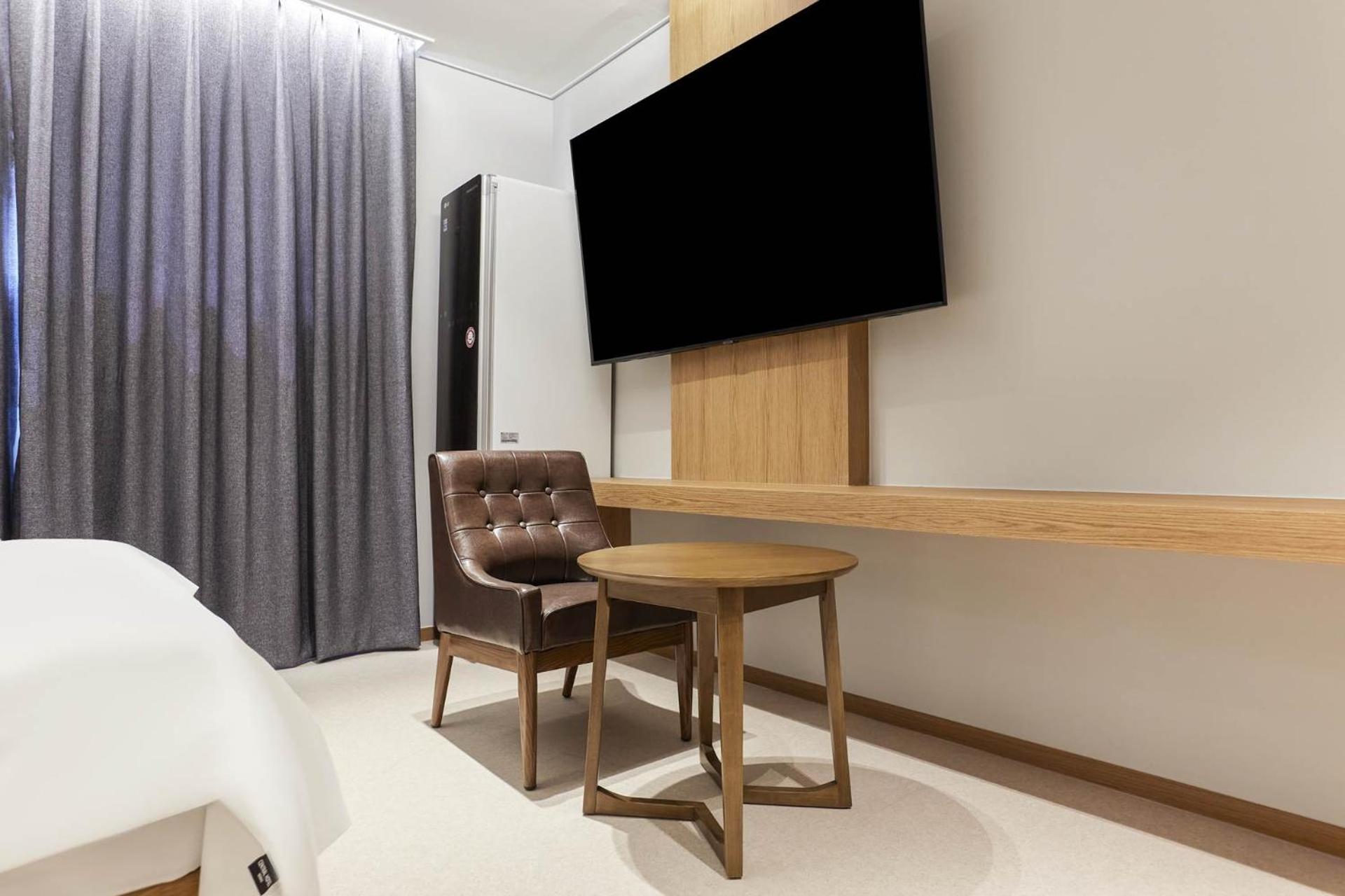 Superior King Room - Photo 2