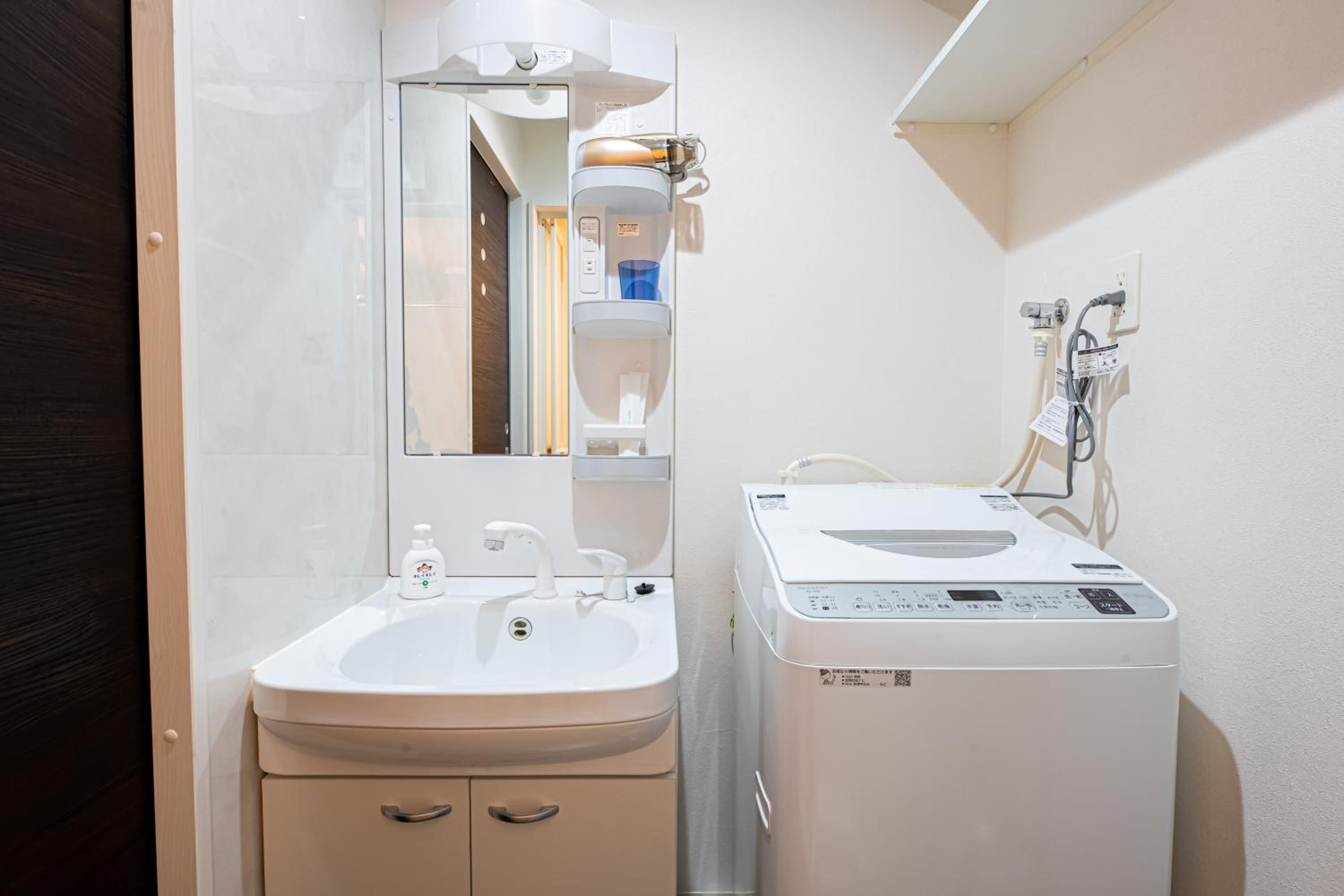 Standard Twin Room - Photo 4