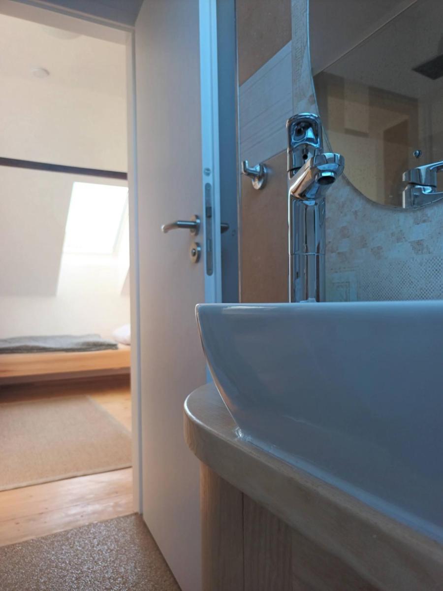 Twin Room with Bathroom photo 1
