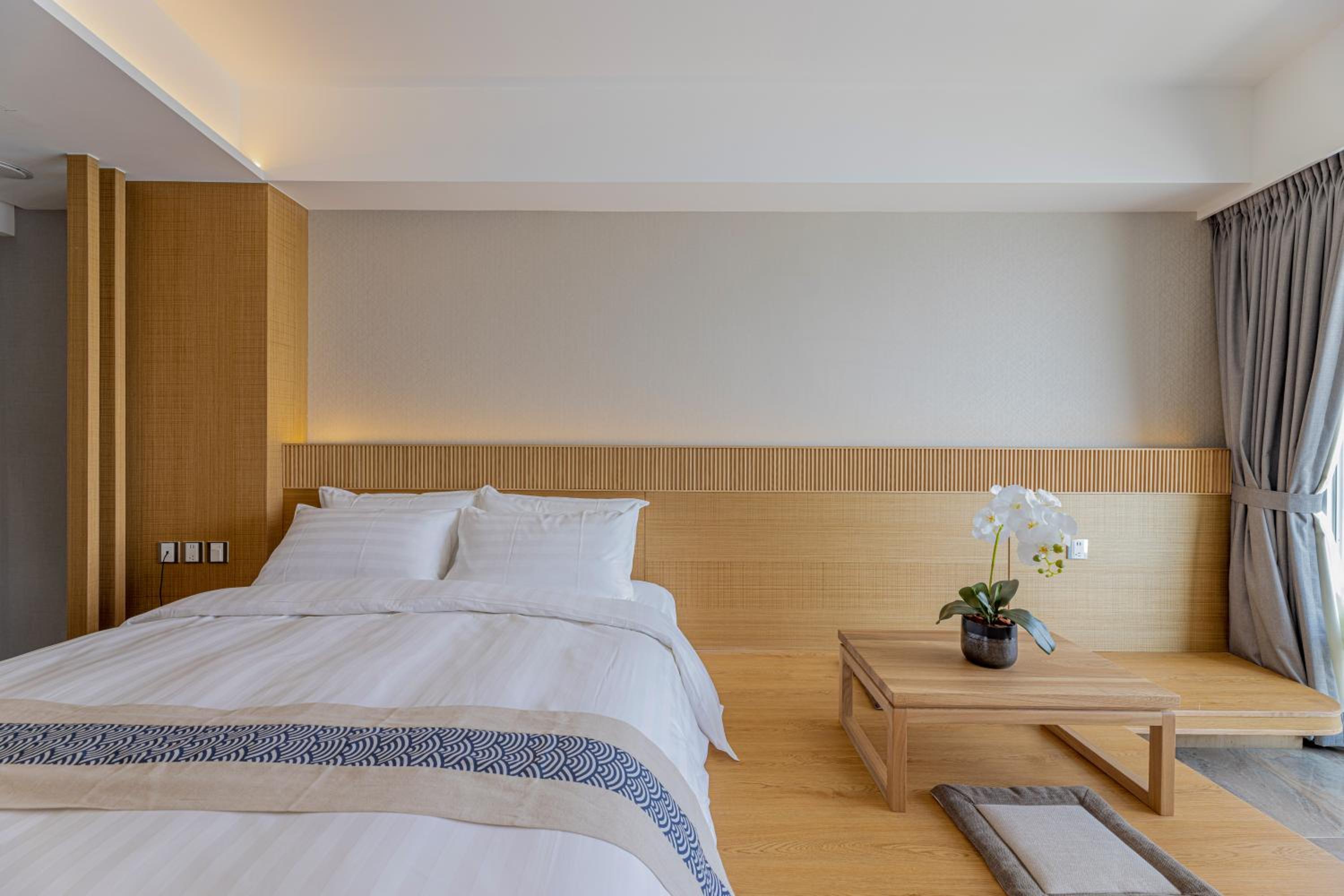Standard Japanese style double room with lake view photo 3