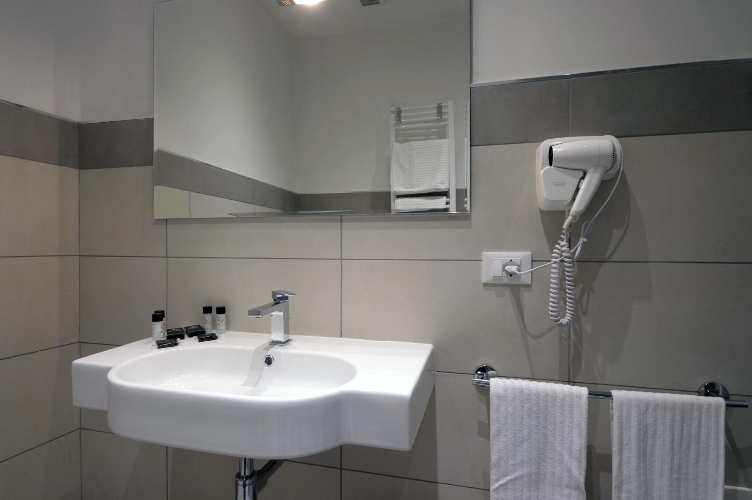 Double or Twin Room photo 2