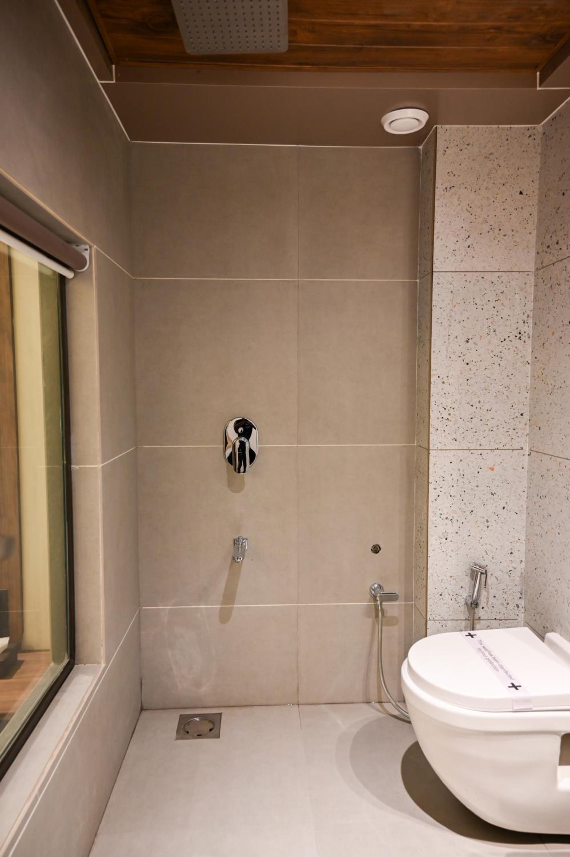 Deluxe Room - Photo 21