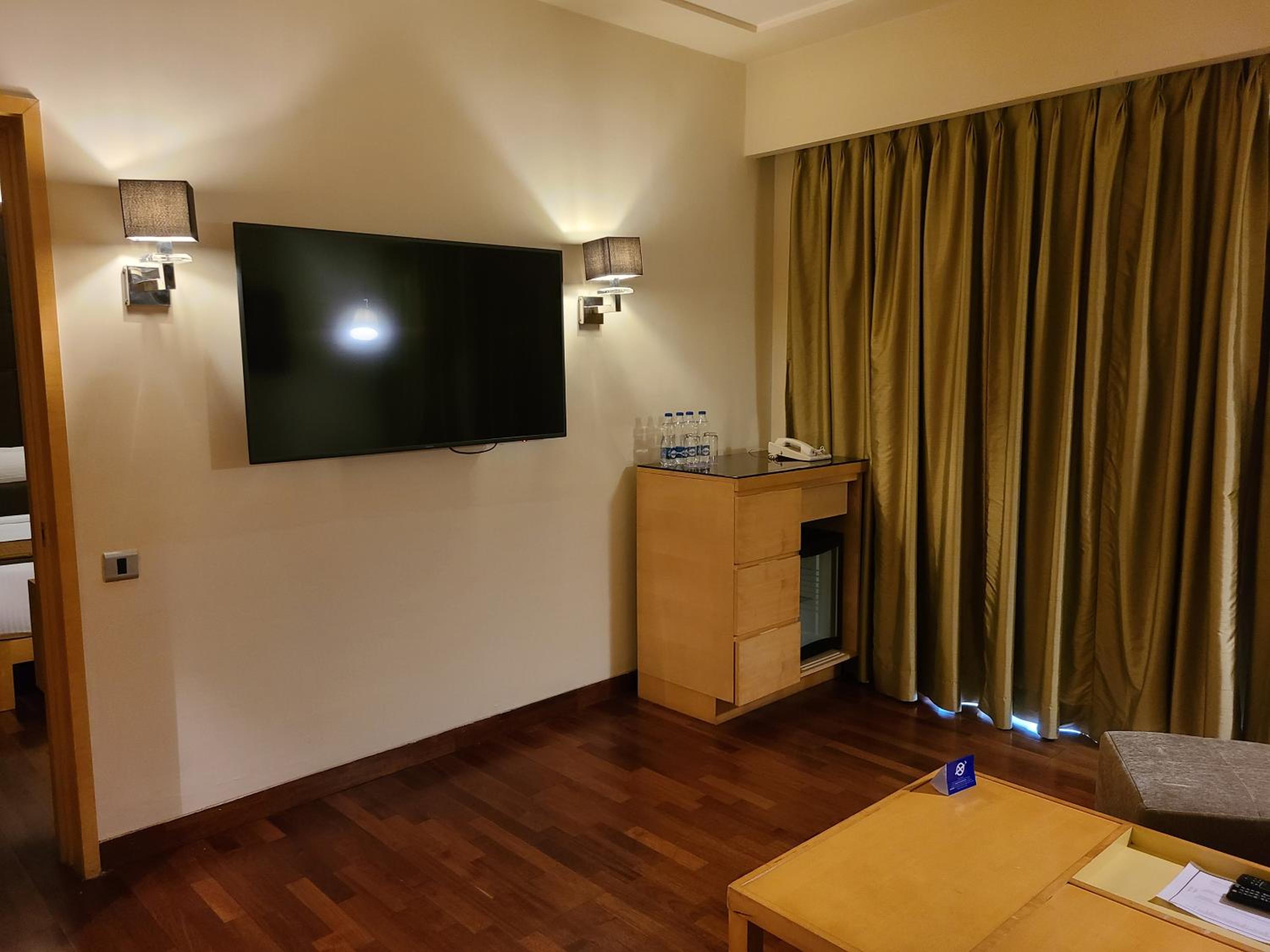 Superior Twin Beds - Photo 1