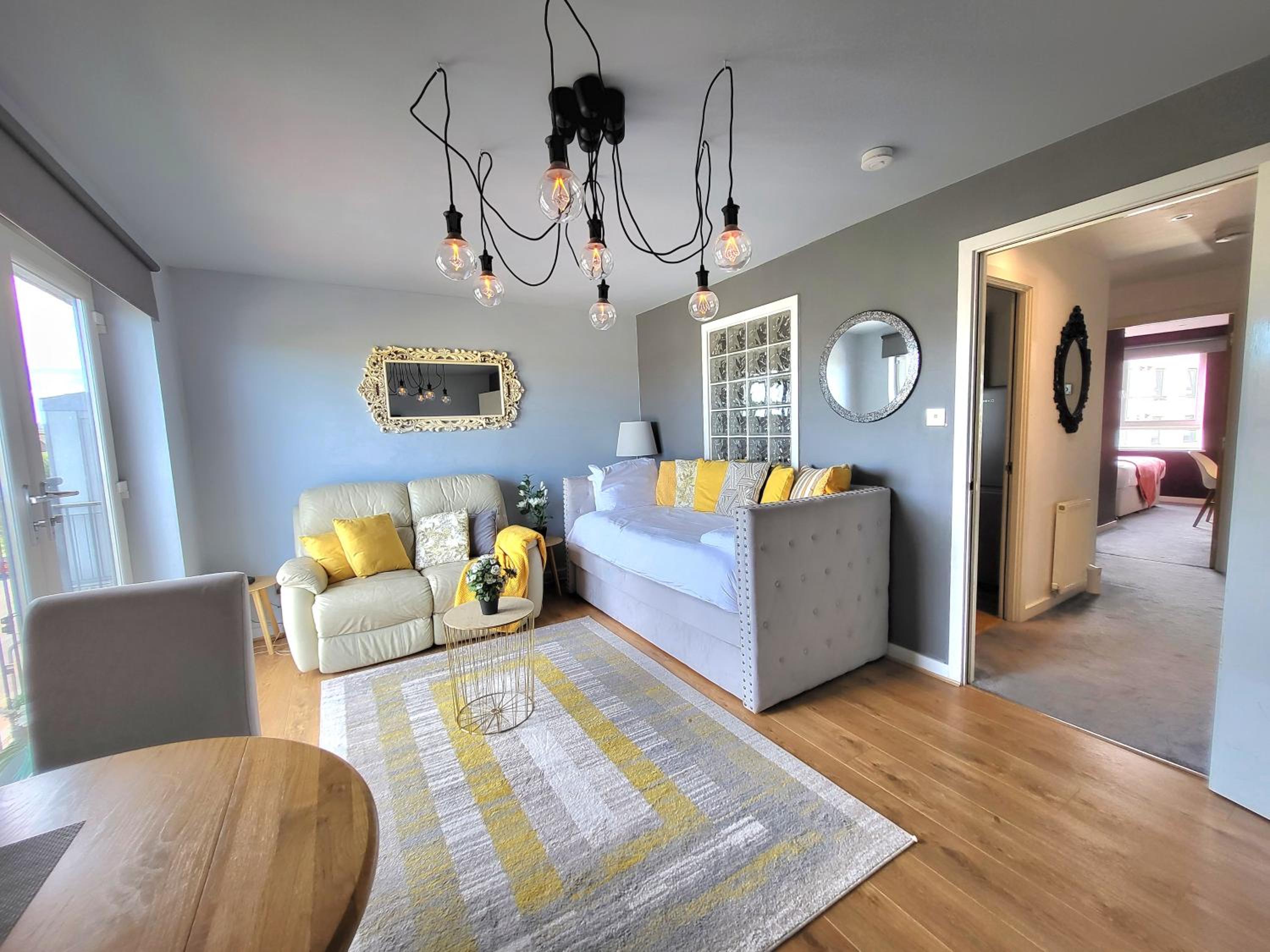 Two-Bedroom Apartment - Photo 3