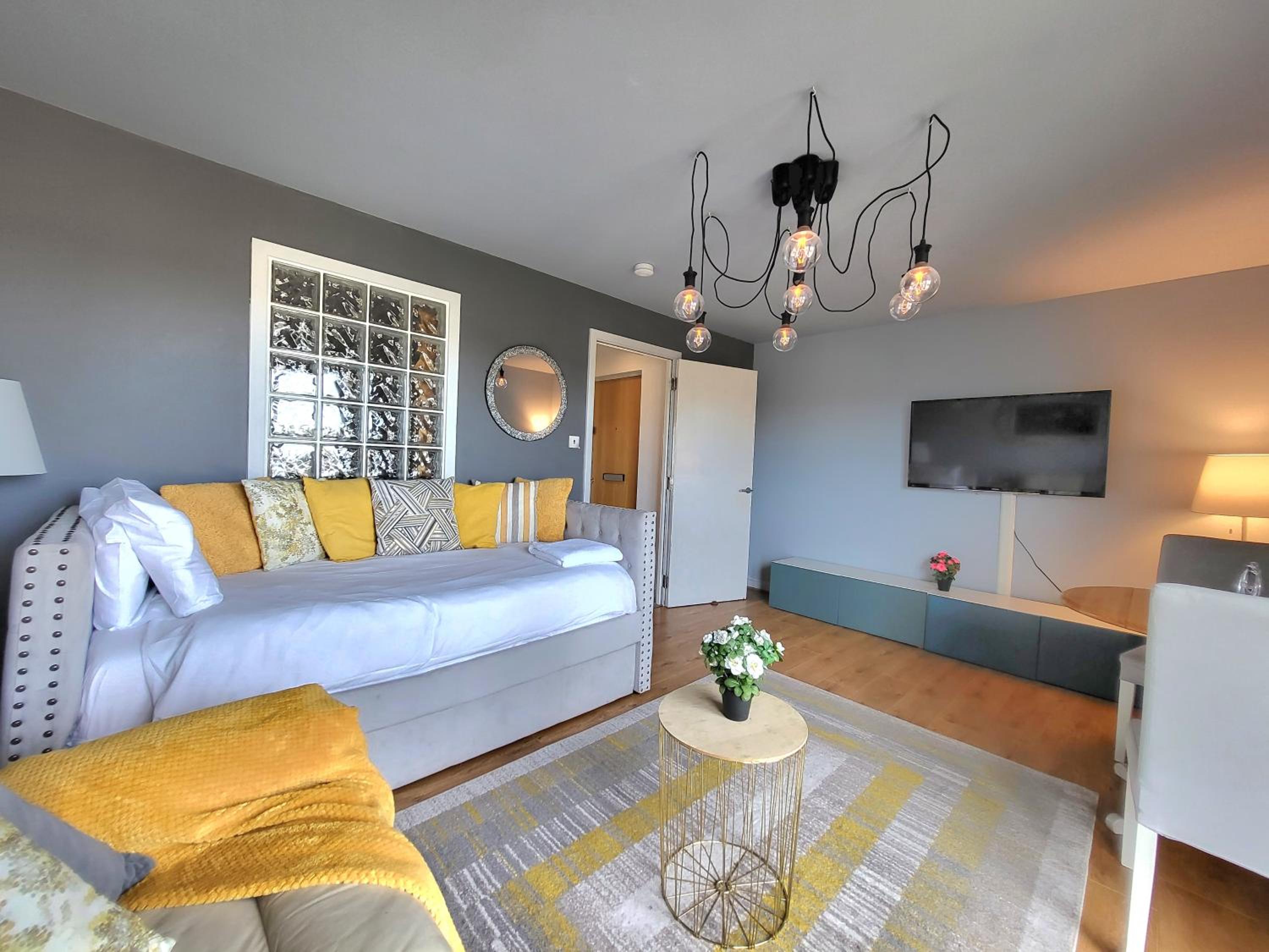 Two-Bedroom Apartment - Photo 4