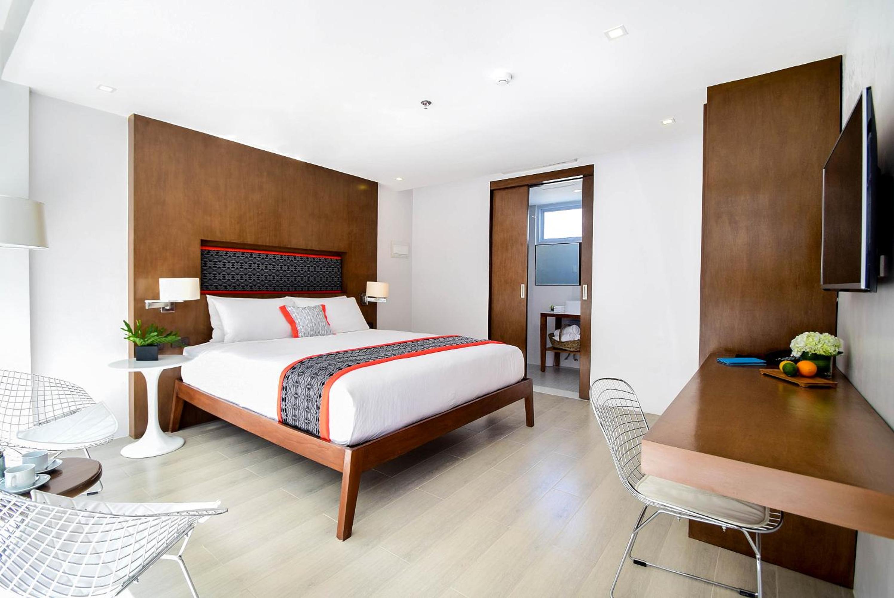 Deluxe Room - Photo 4
