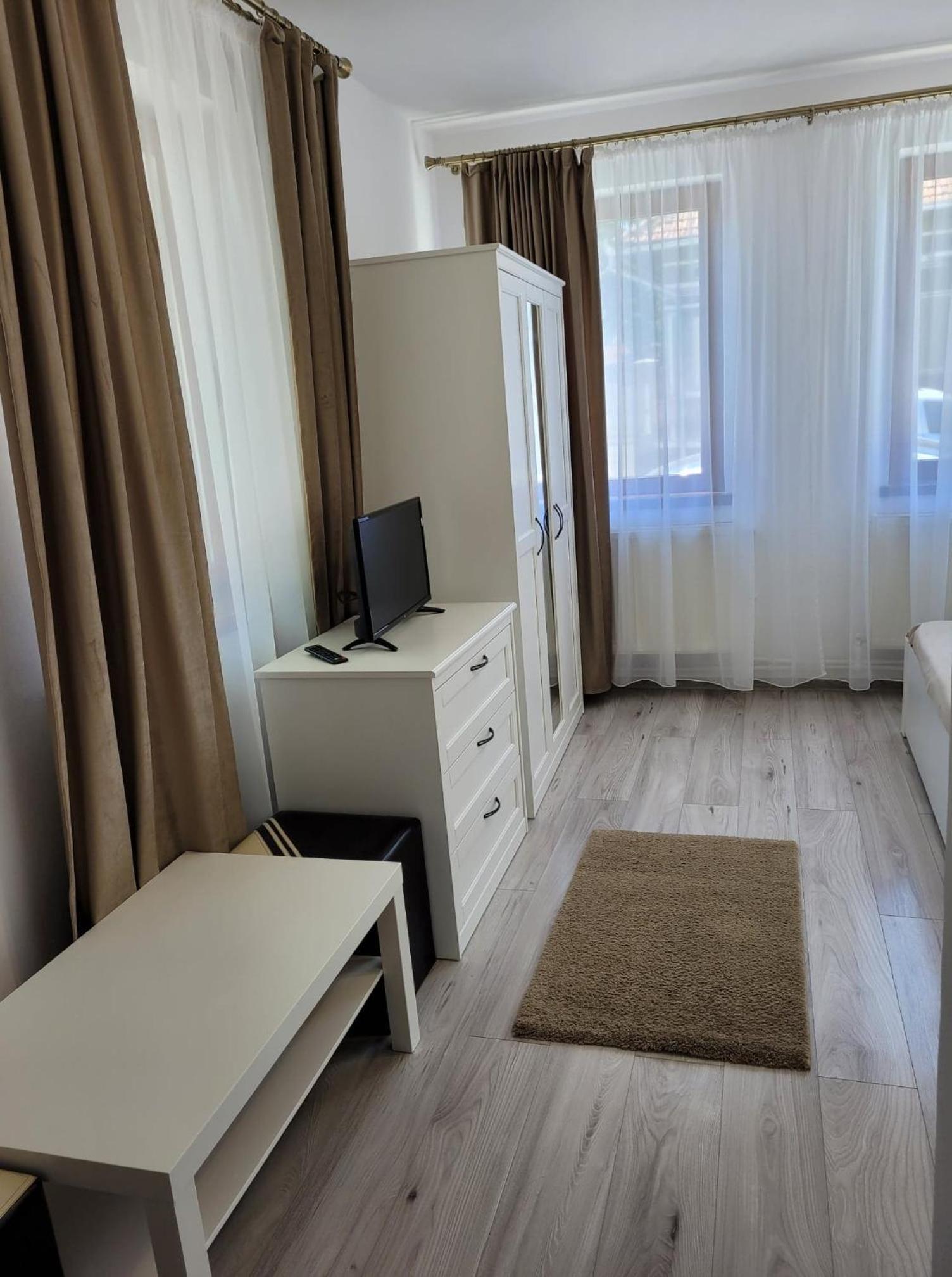 Triple Room with Private Bathroom - Photo 6