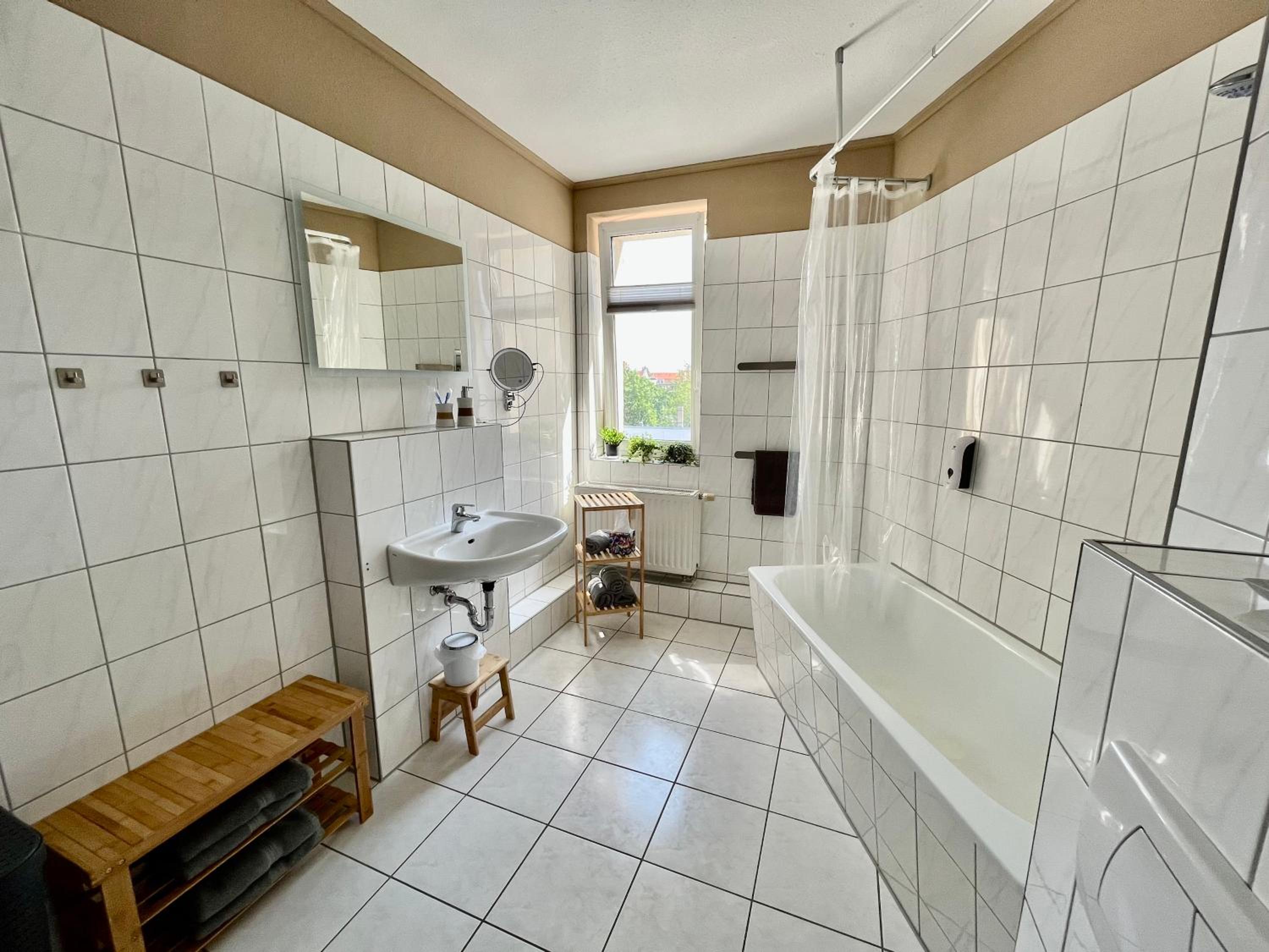 Two-Bedroom Apartment - Photo 16