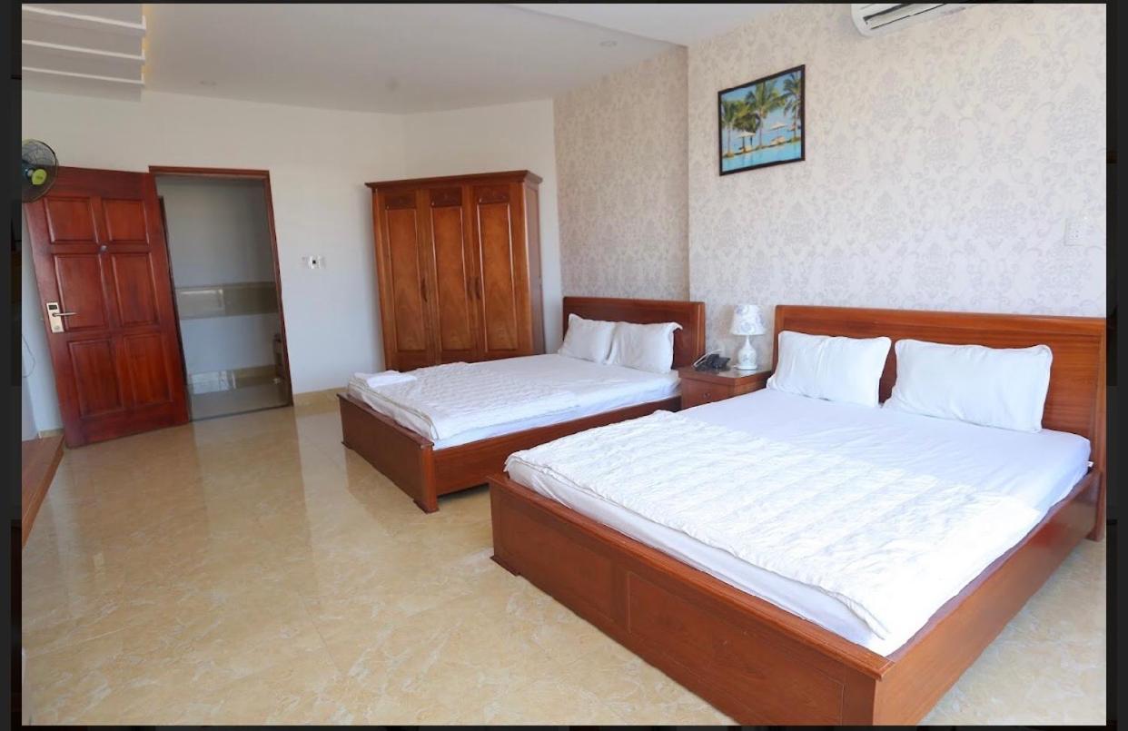 Quadruple Room with Bath photo 2
