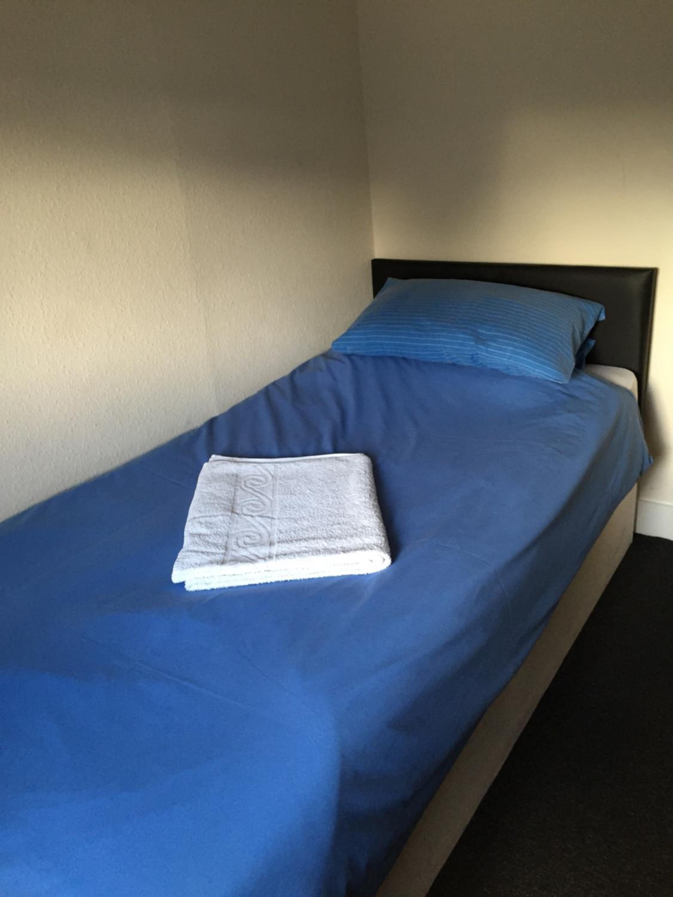 Twin Room - Photo 4