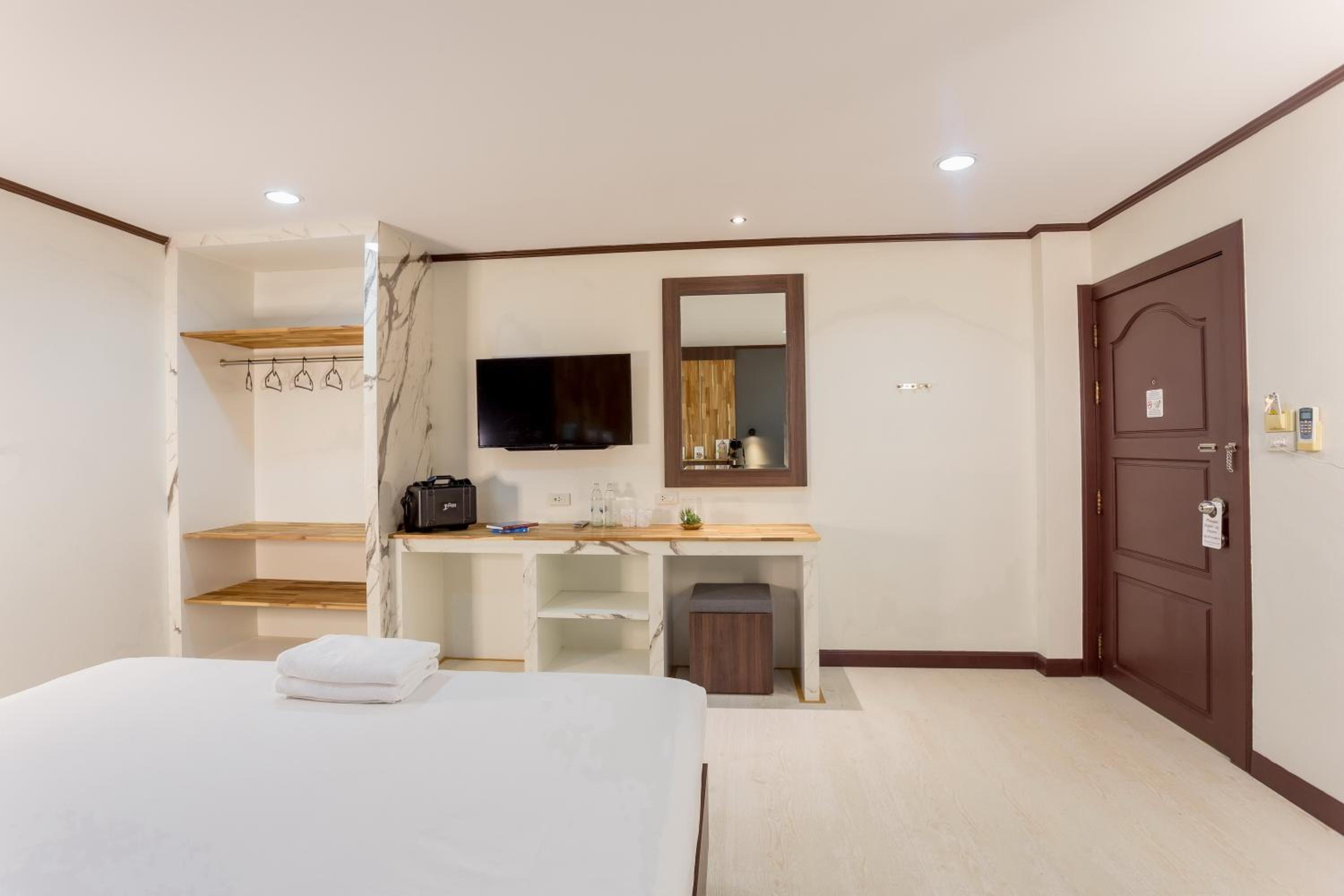 Superior King Room photo 2