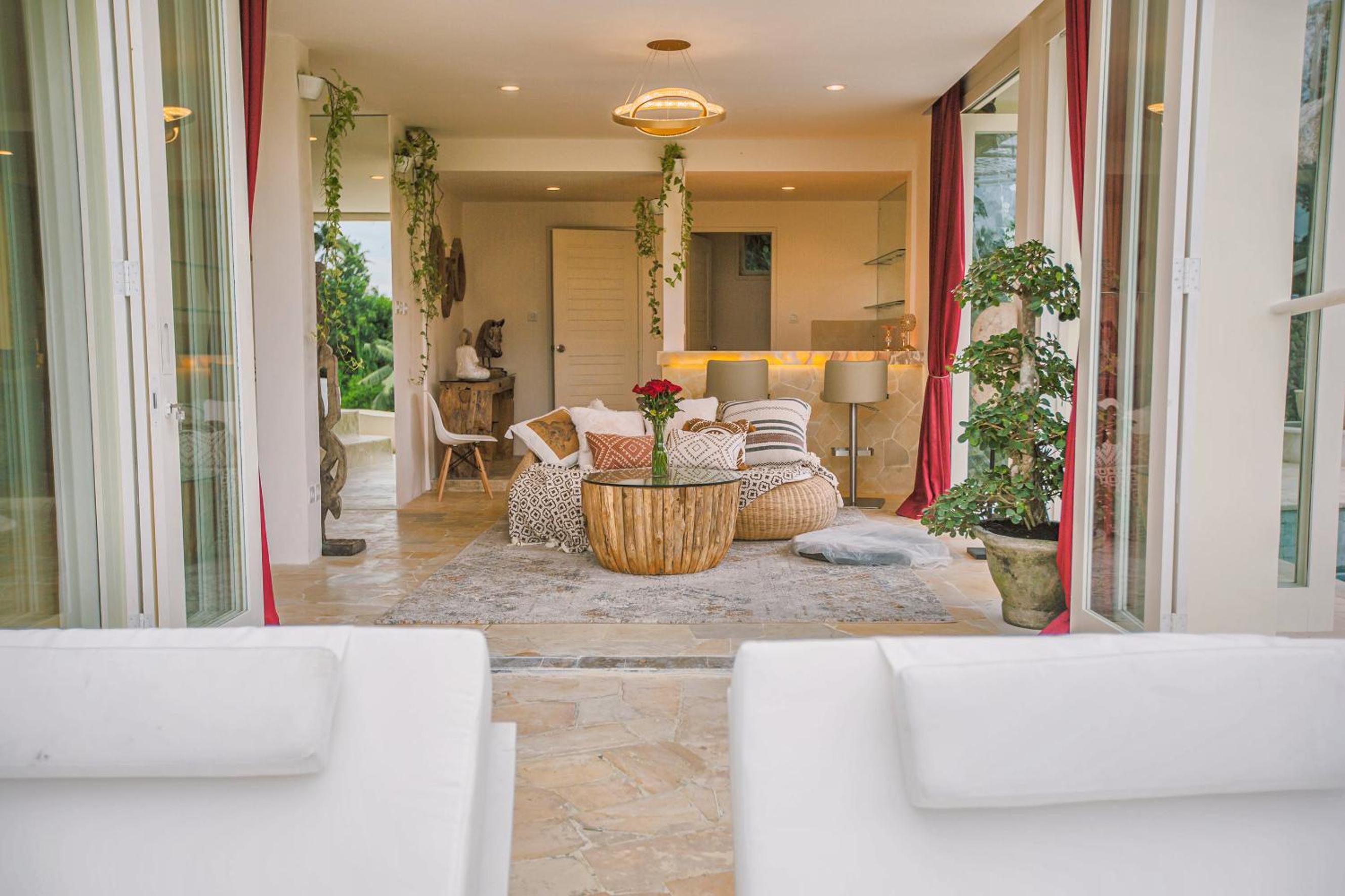 King Suite with Pool View - Photo 7