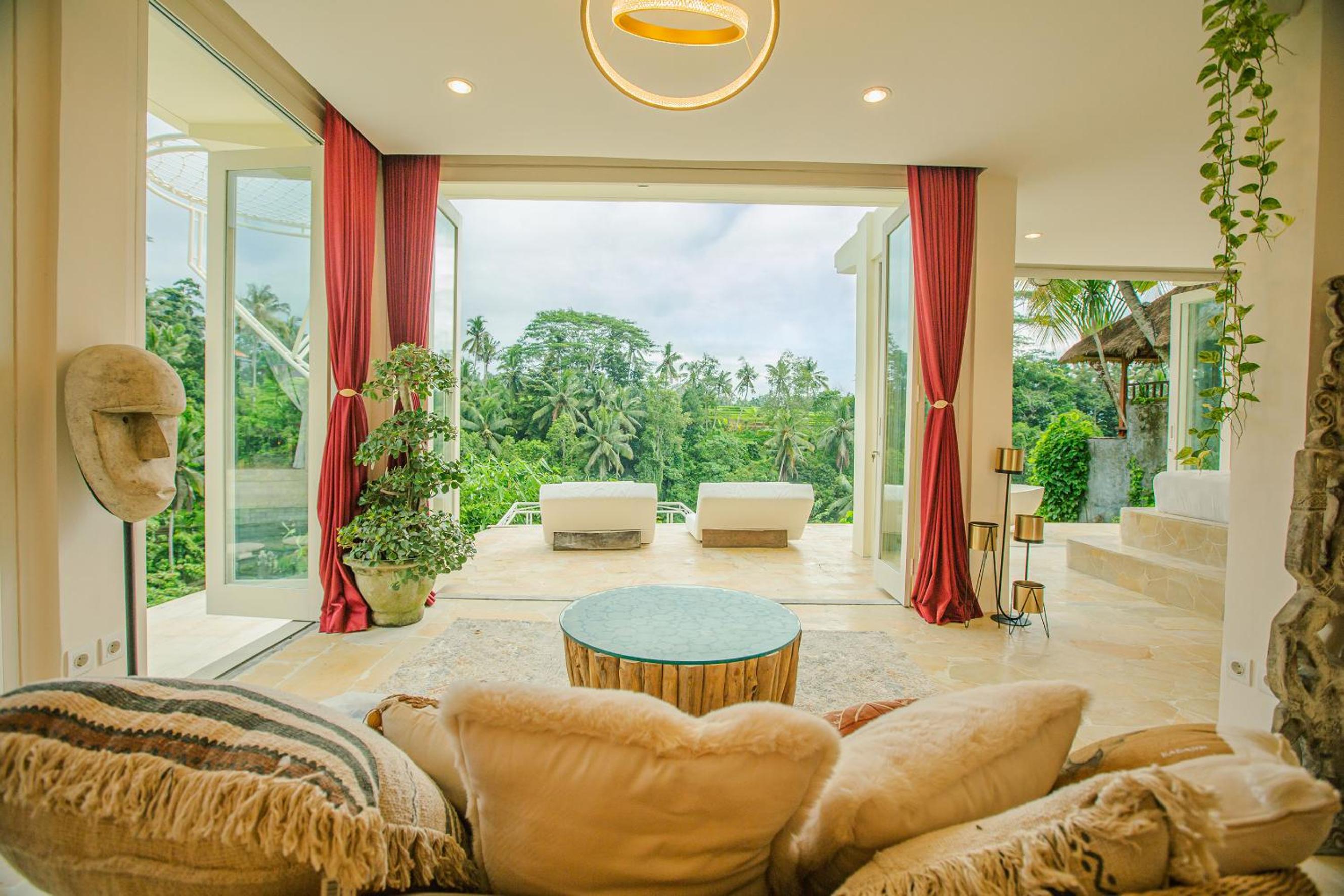 King Suite with Pool View - Photo 2