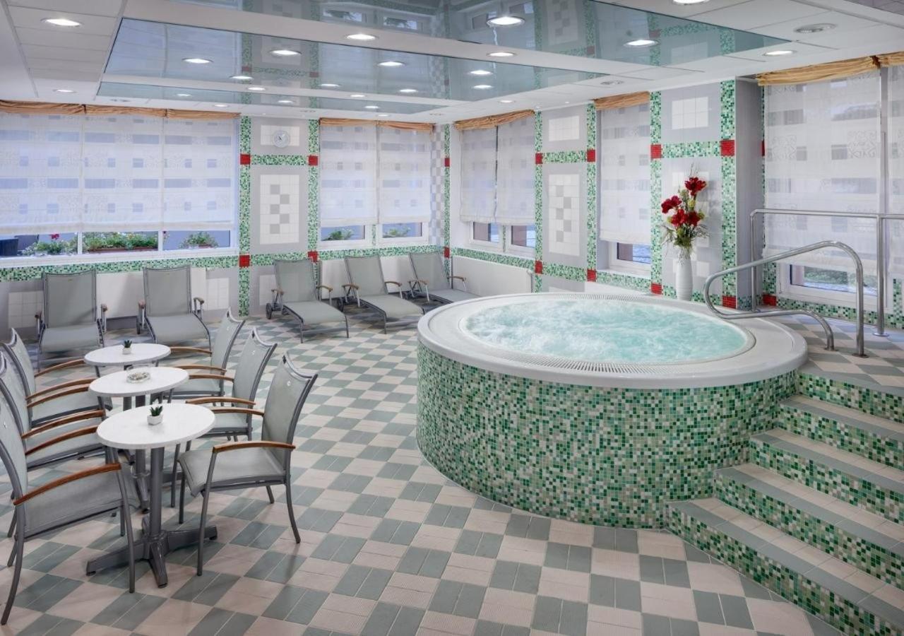 Superior Room with Wellness and Fitness Access - Photo 2