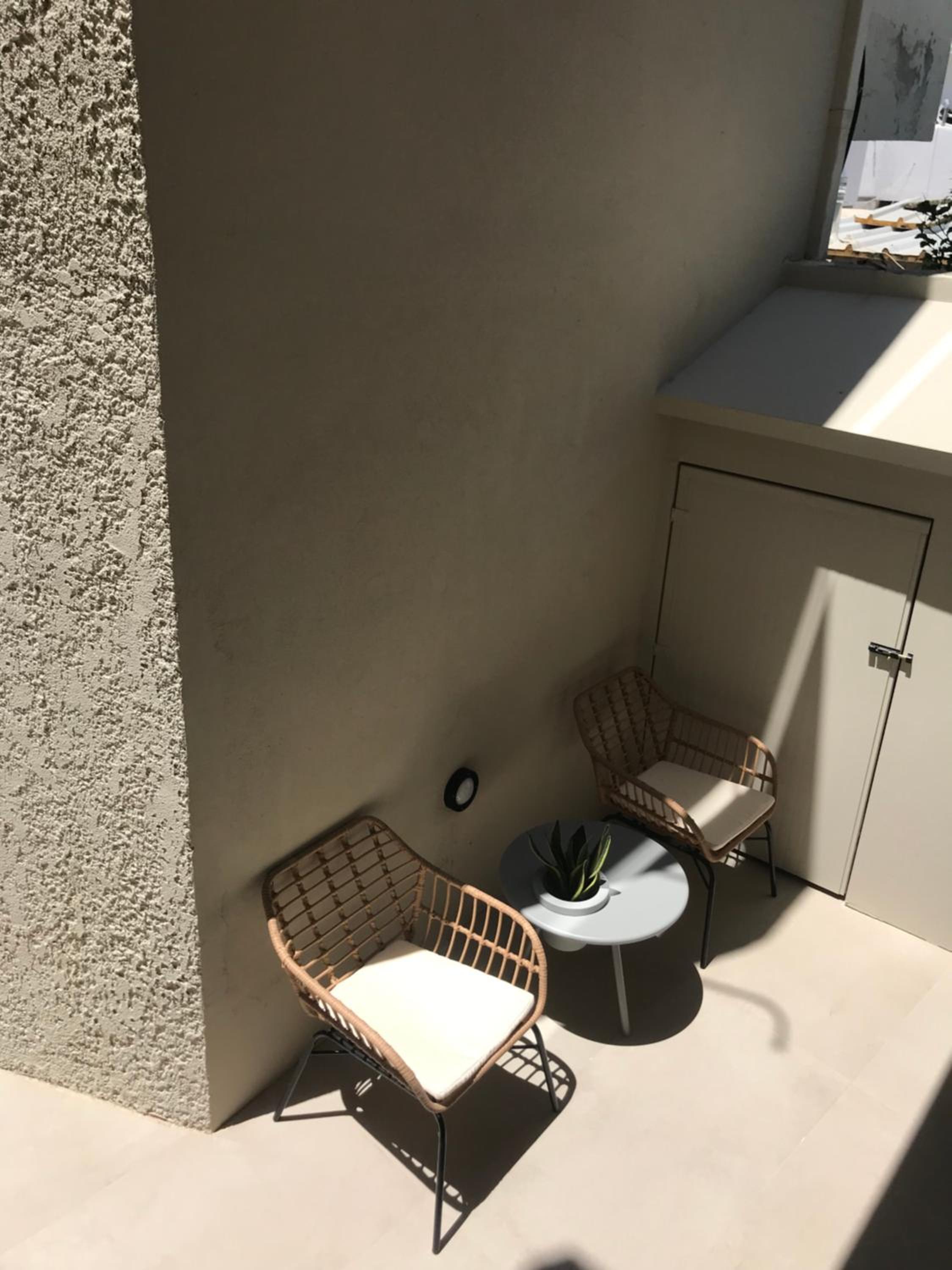 Double Room with Patio - Photo 6