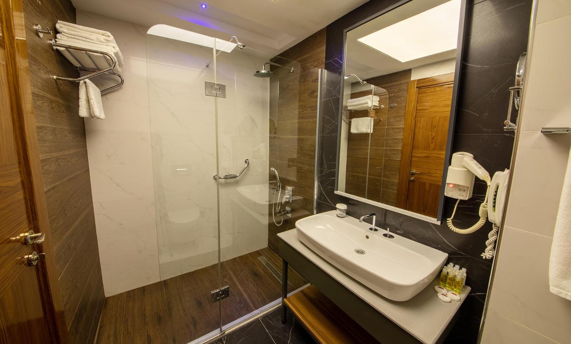 Deluxe Triple Room - Photo 5