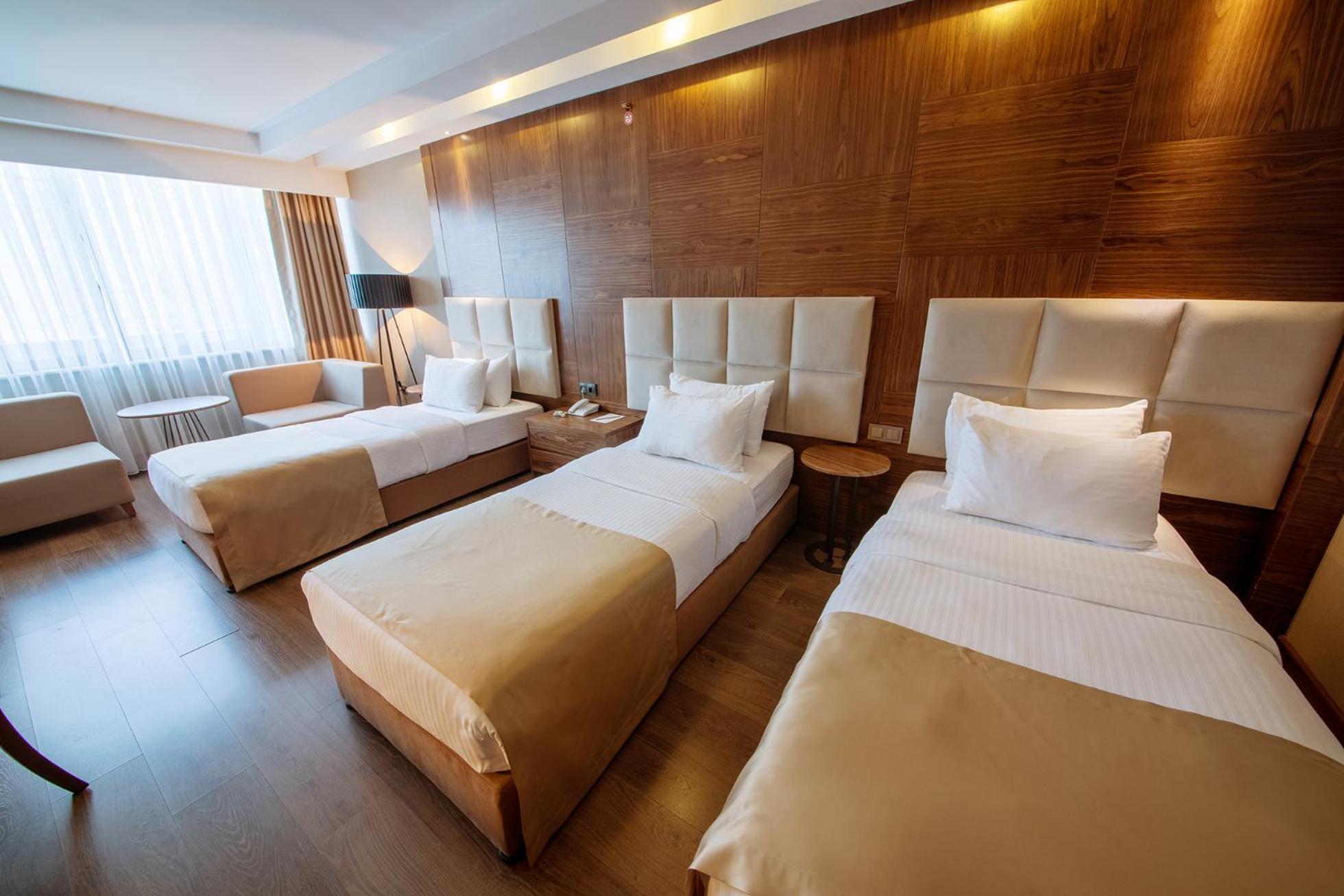 Deluxe Triple Room - Photo 4