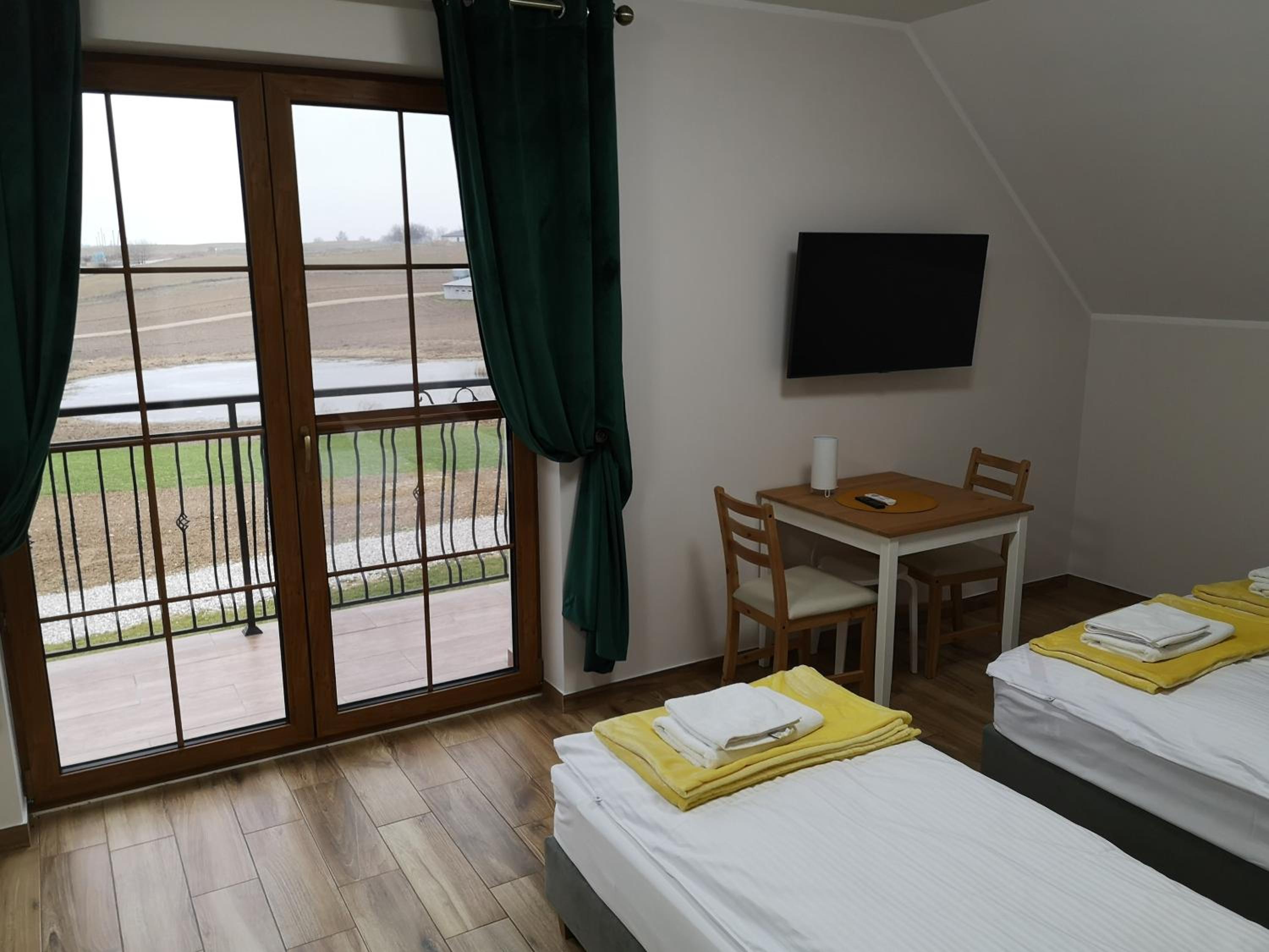 Triple Room with Private Bathroom photo 3