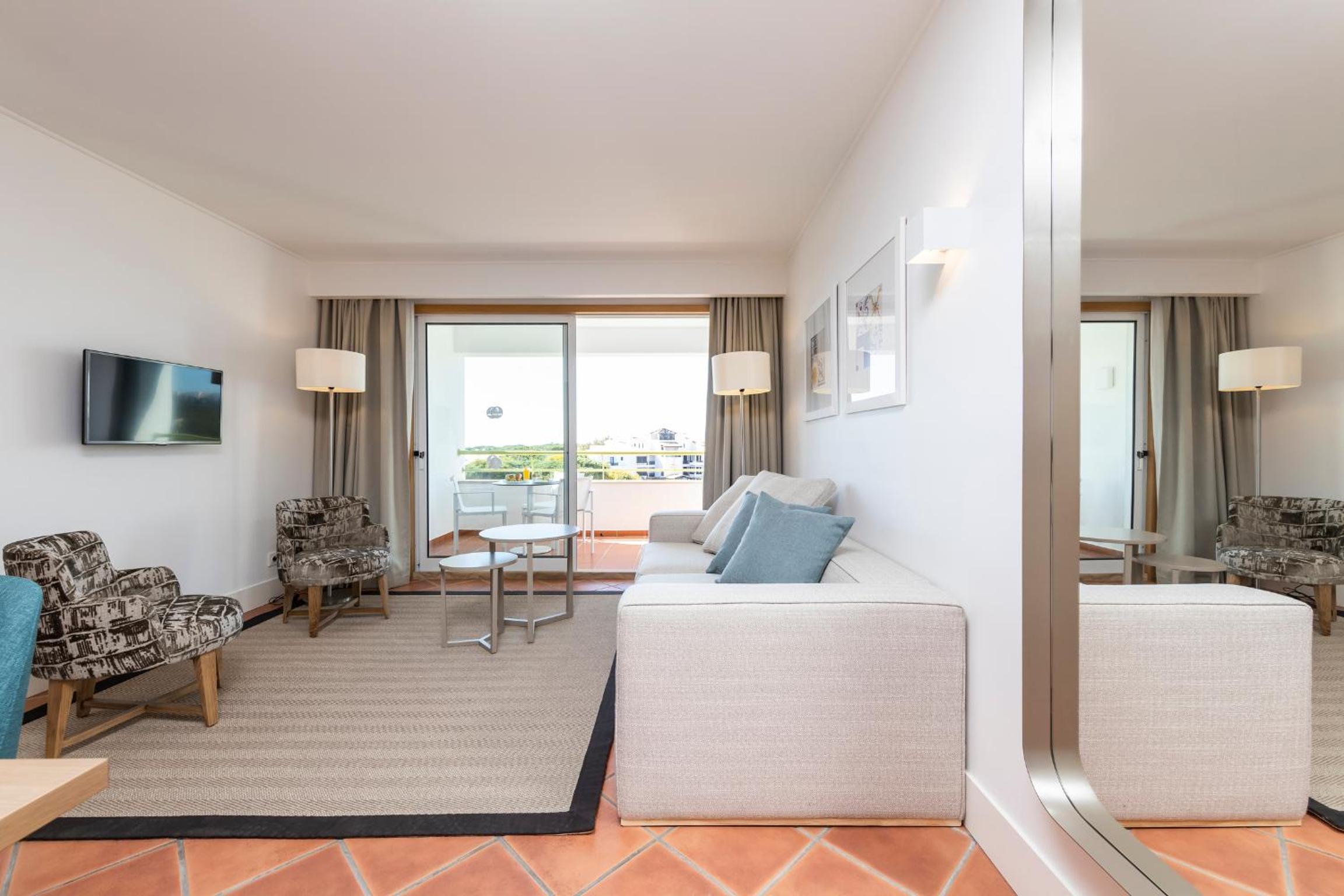 Standard One-Bedroom Apartment - Photo 9