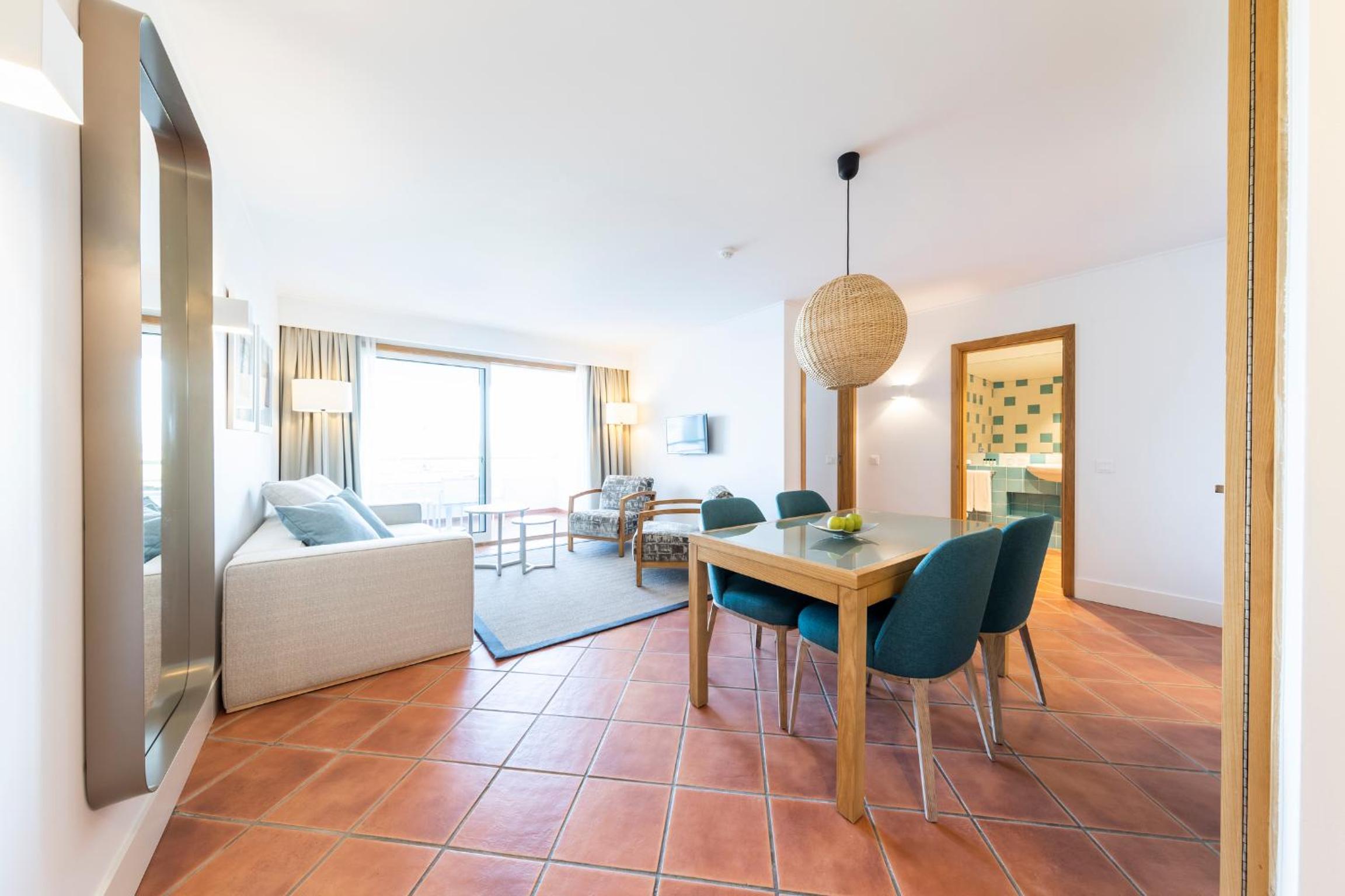 Standard One-Bedroom Apartment with Pool View - Photo 10