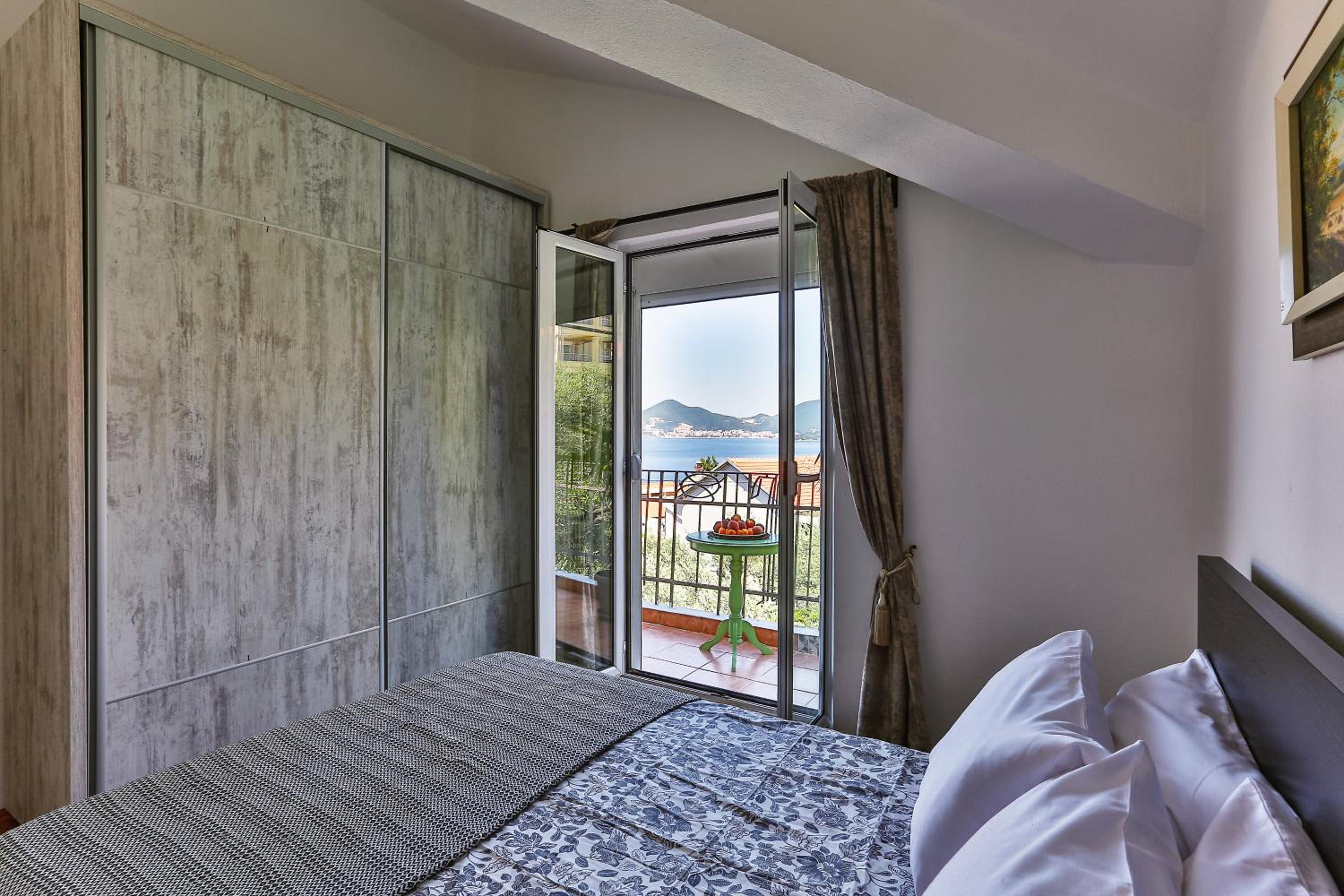 Two-Bedroom Apartment with Terrace and Sea View