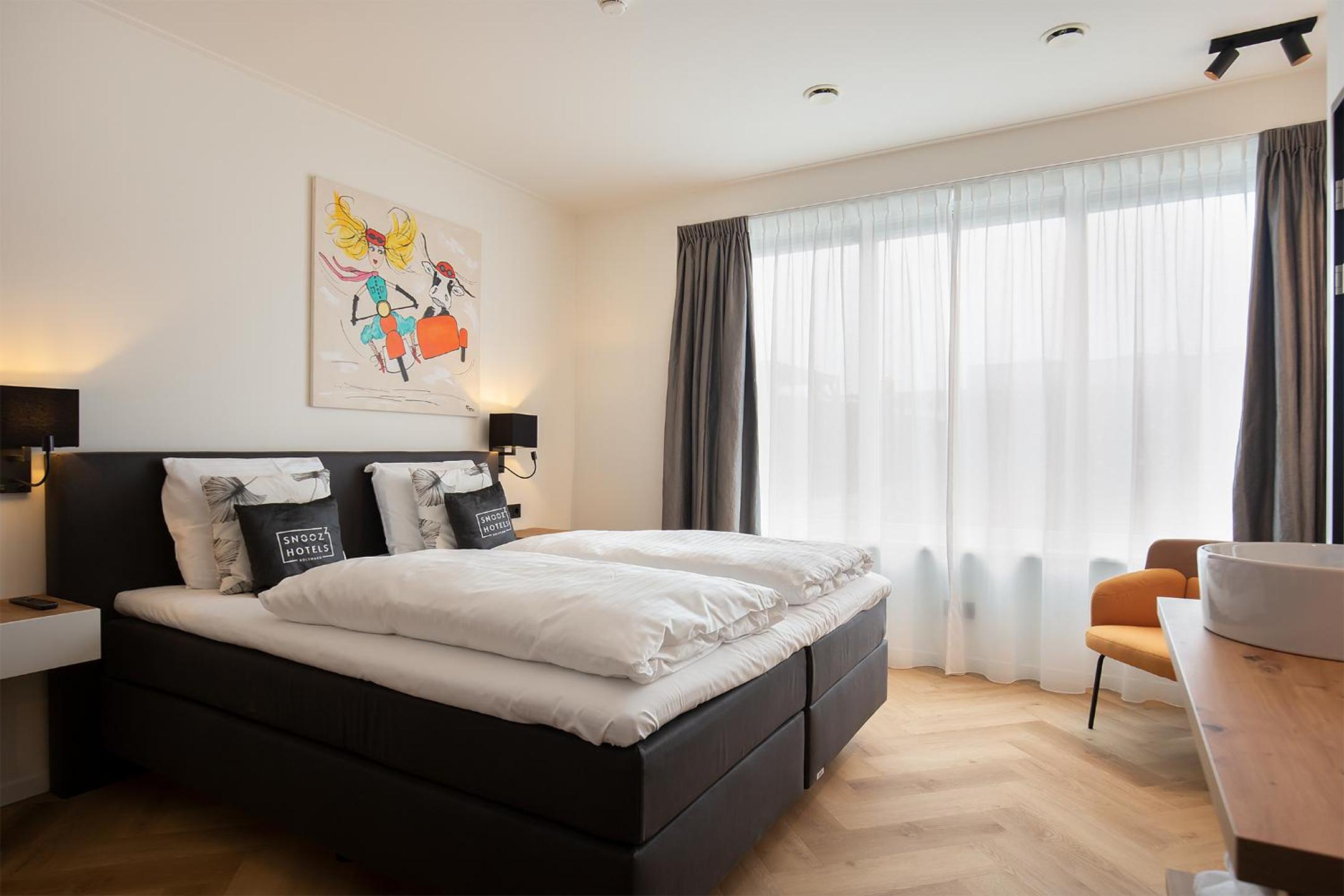 Standard King Room photo 3