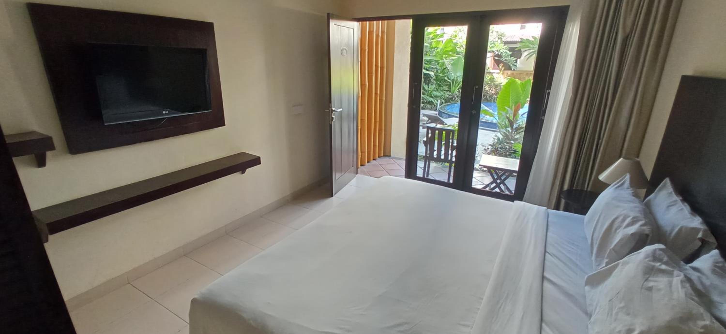 Deluxe Double Or Twin Room With Pool Access