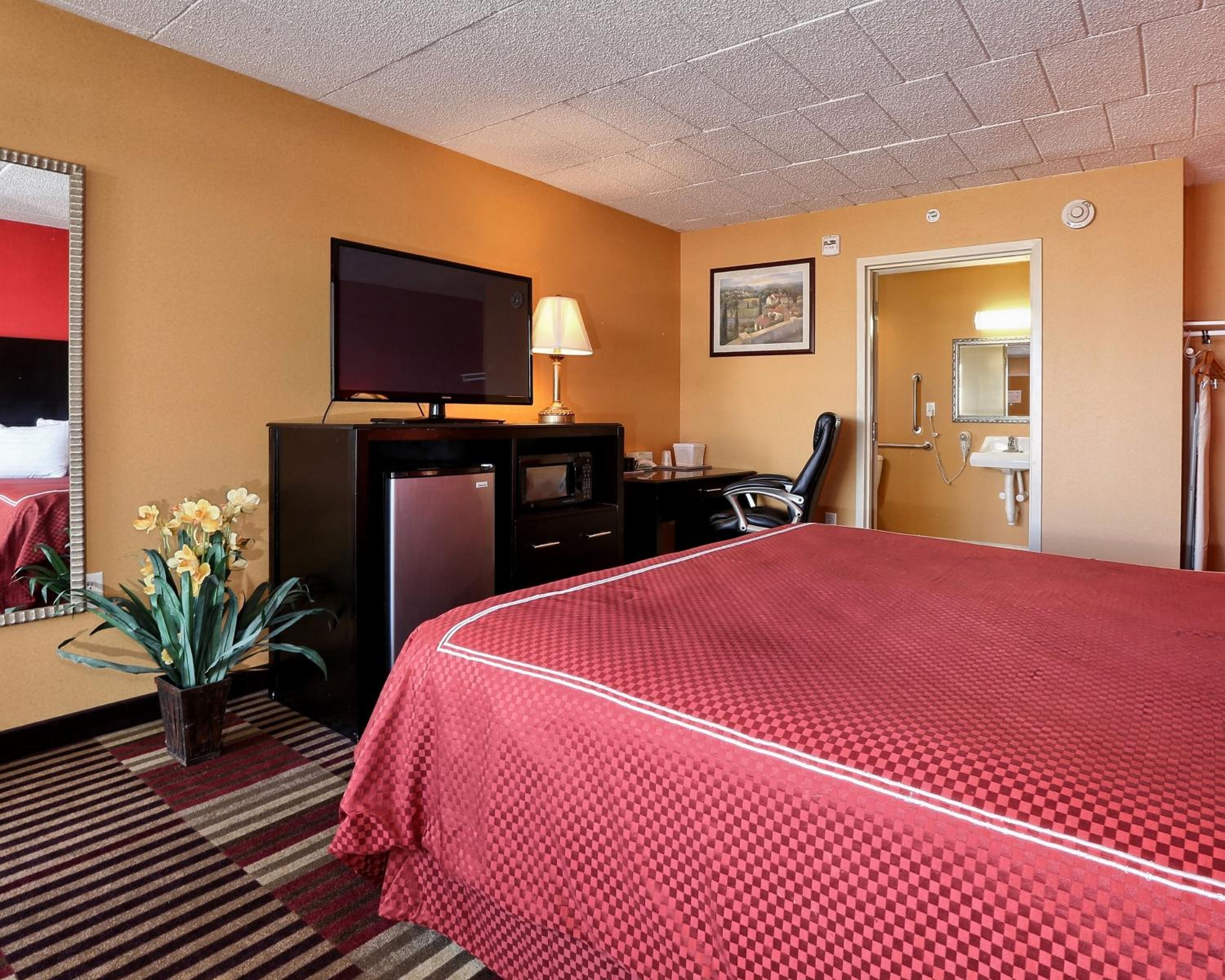 King Room - Disability Access/Non-Smoking photo 3