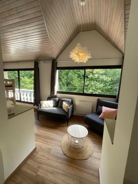 Family Room - Photo 3