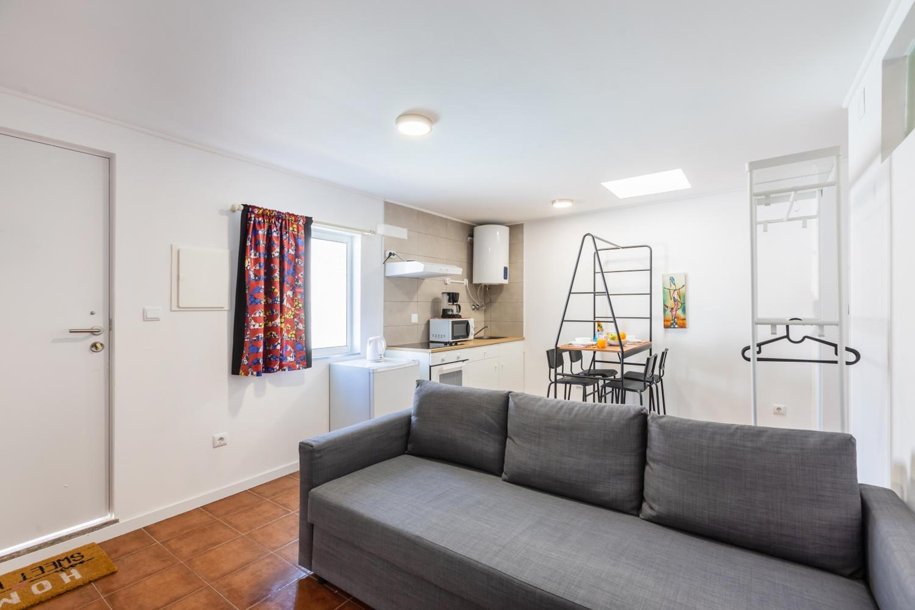One-Bedroom Apartment photo 3