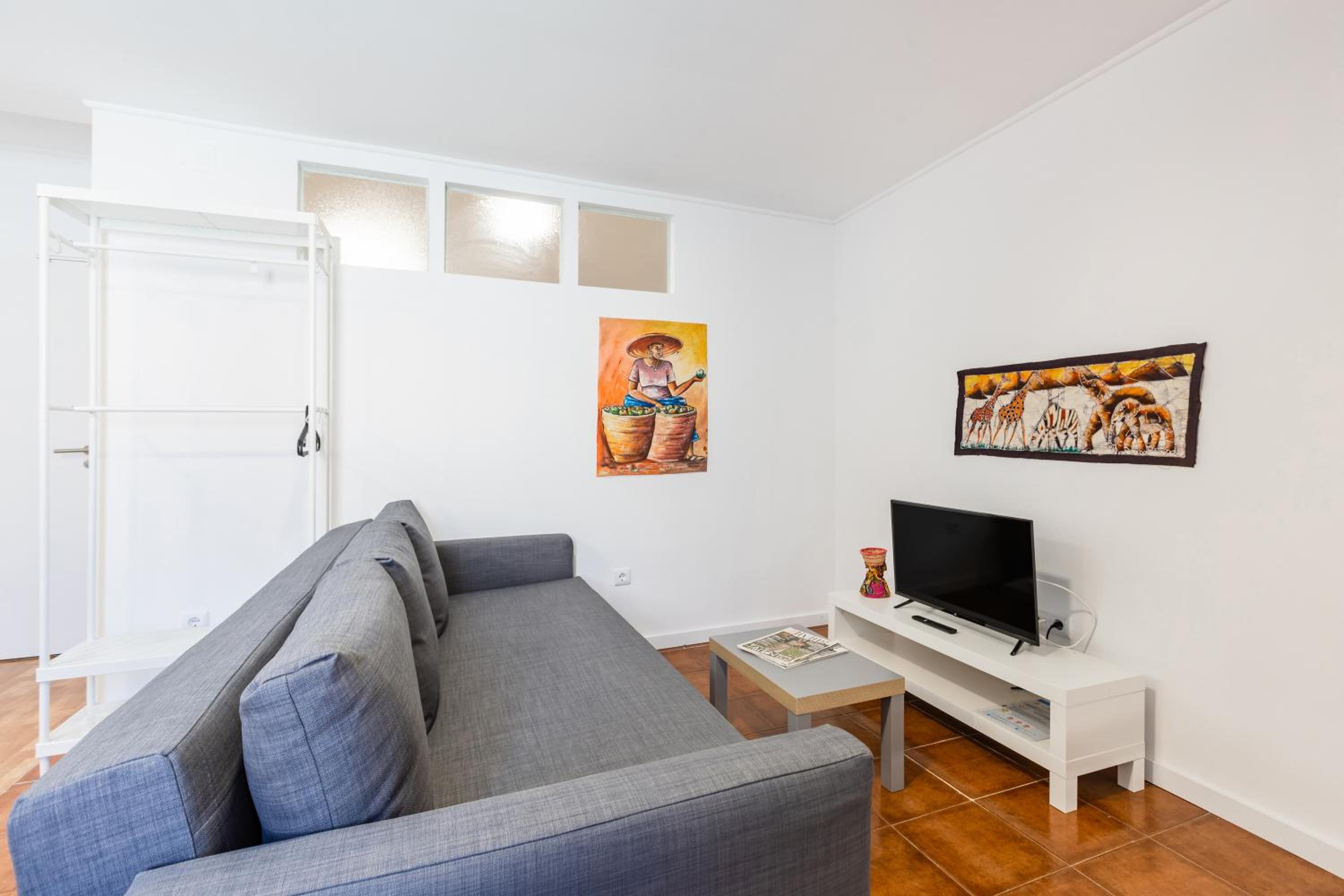 One-Bedroom Apartment photo 2