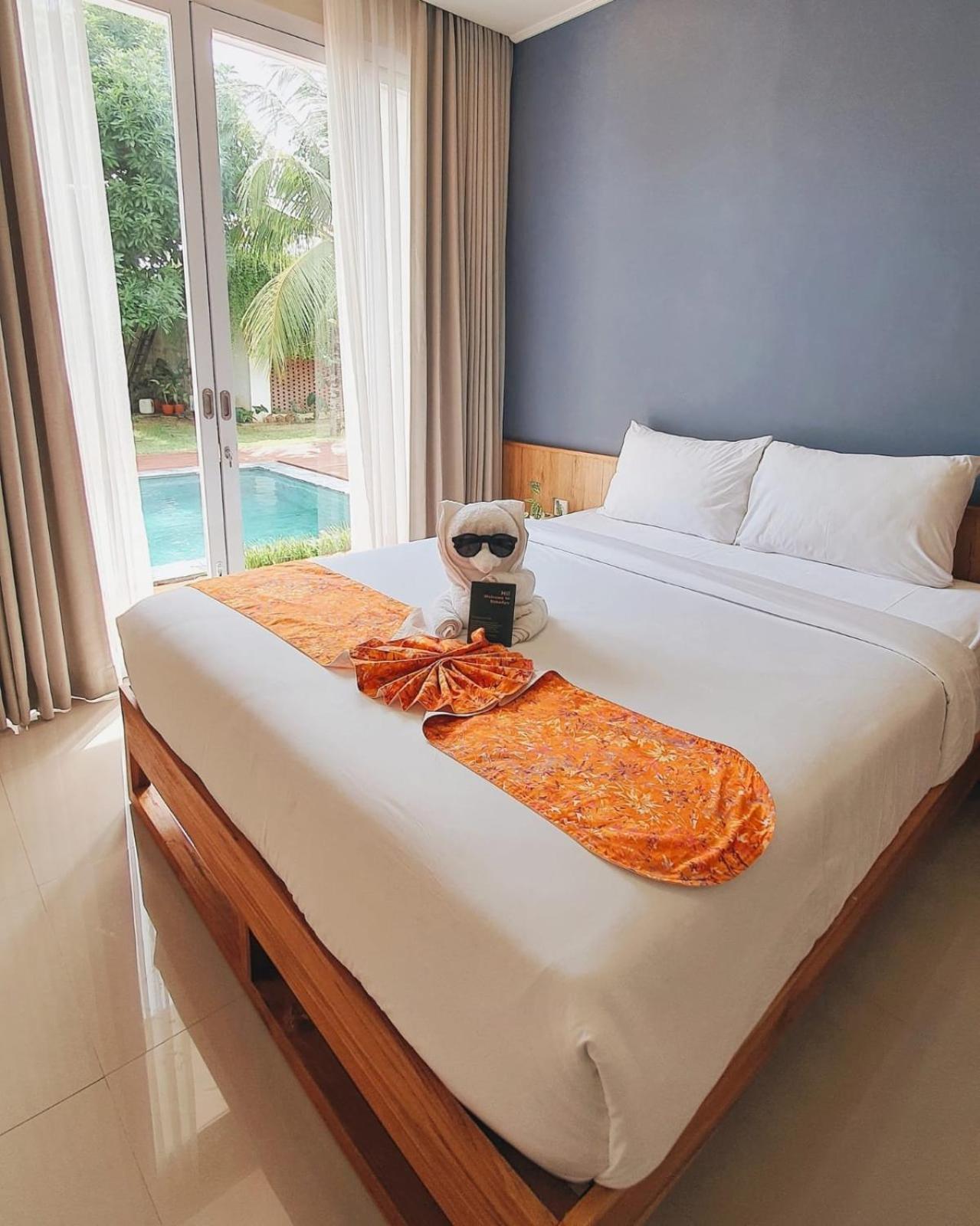 Double Room with Pool View - Photo 1