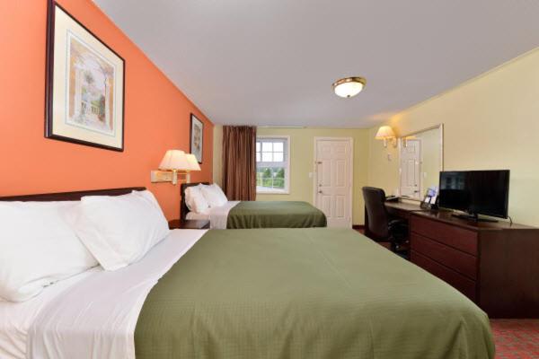 Double Room with Two Double Beds - Photo 1