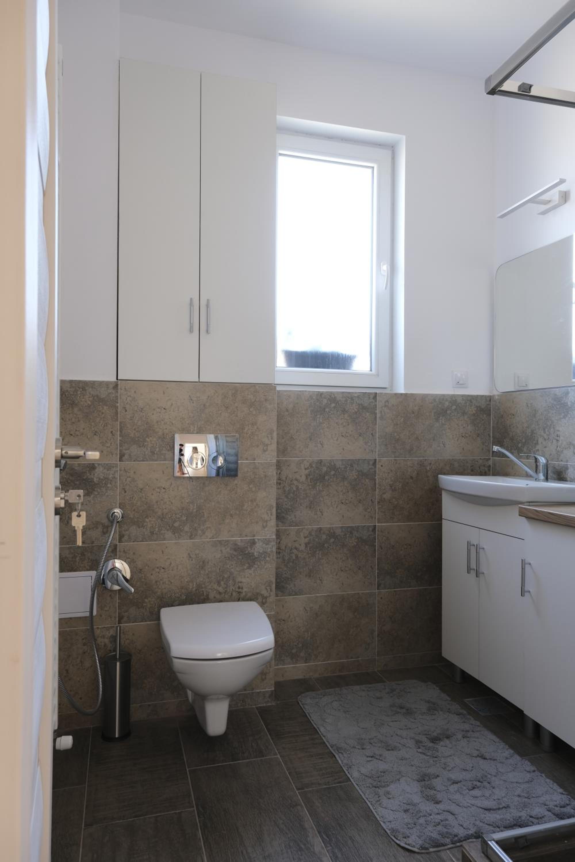 One-Bedroom Apartment - Photo 24