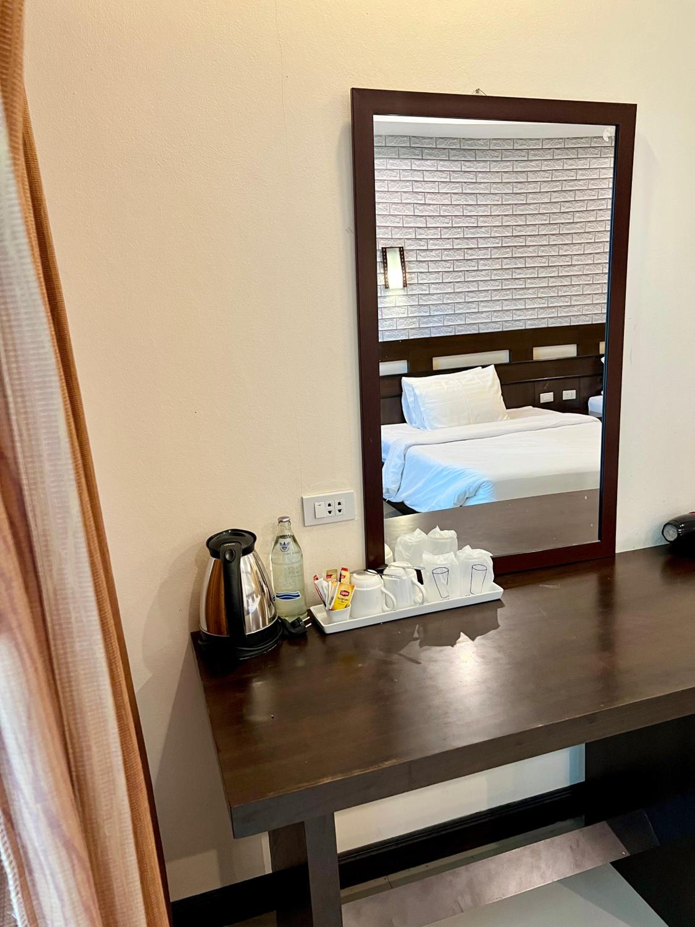 Deluxe Twin Room photo 2