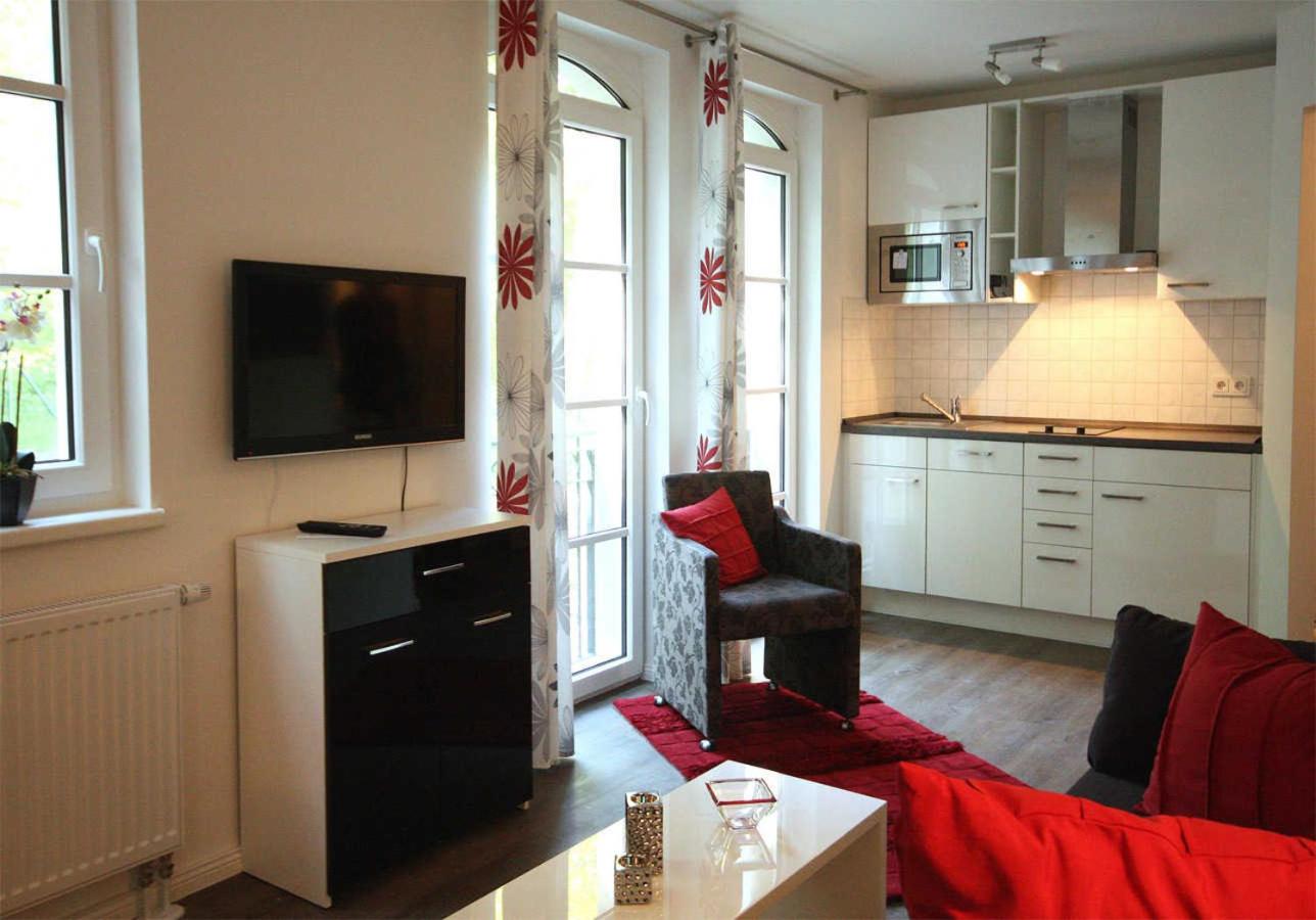 One-Bedroom Apartment with Balcony photo 1
