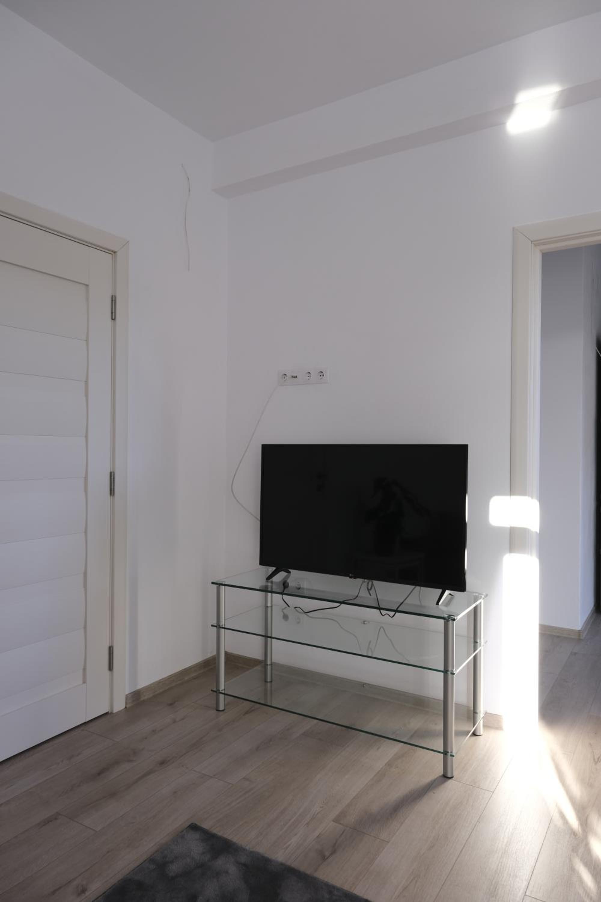 One-Bedroom Apartment - Photo 19