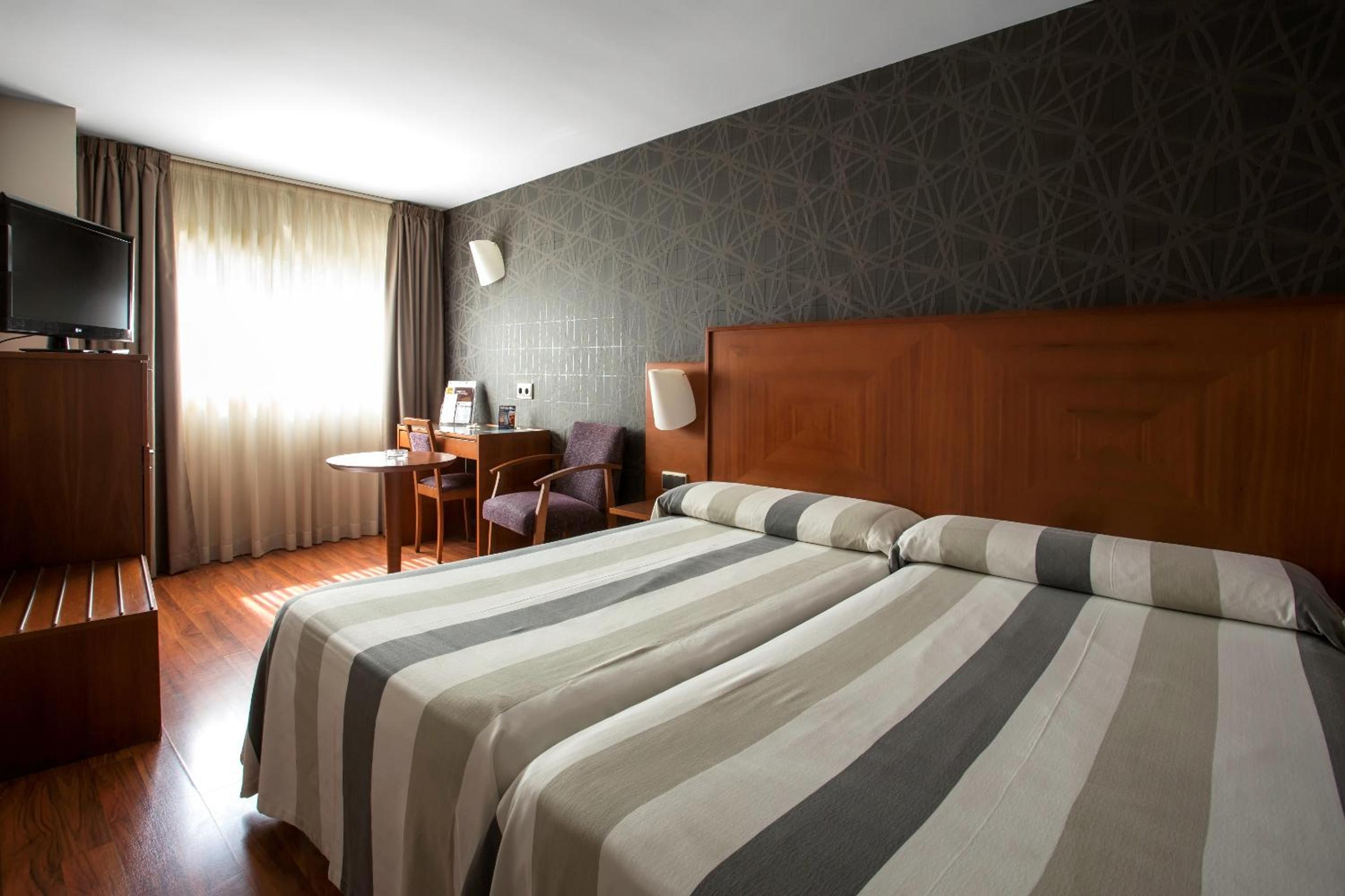 Twin Room - Photo 4