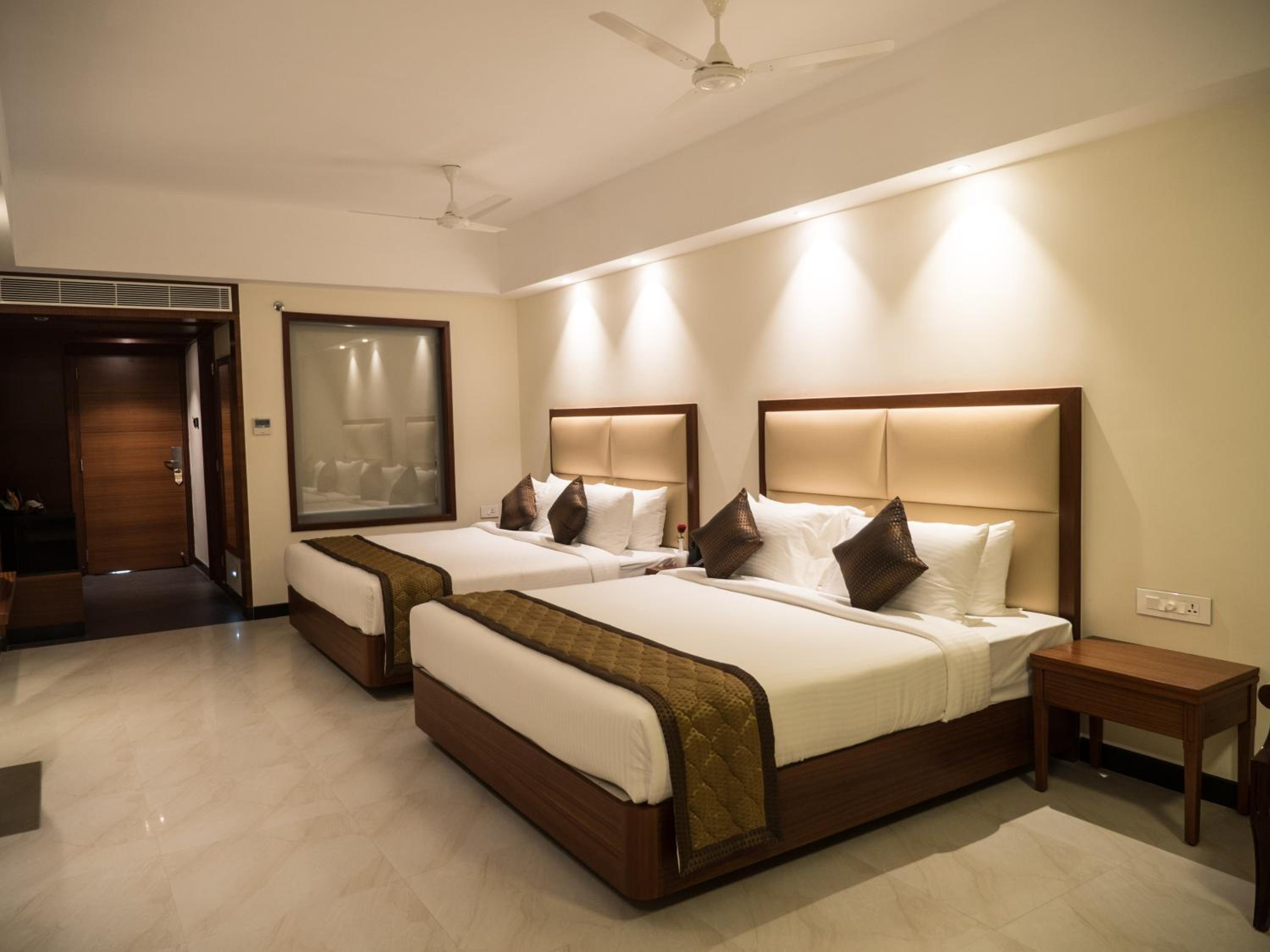 Deluxe Queen Room with Two Queen Beds